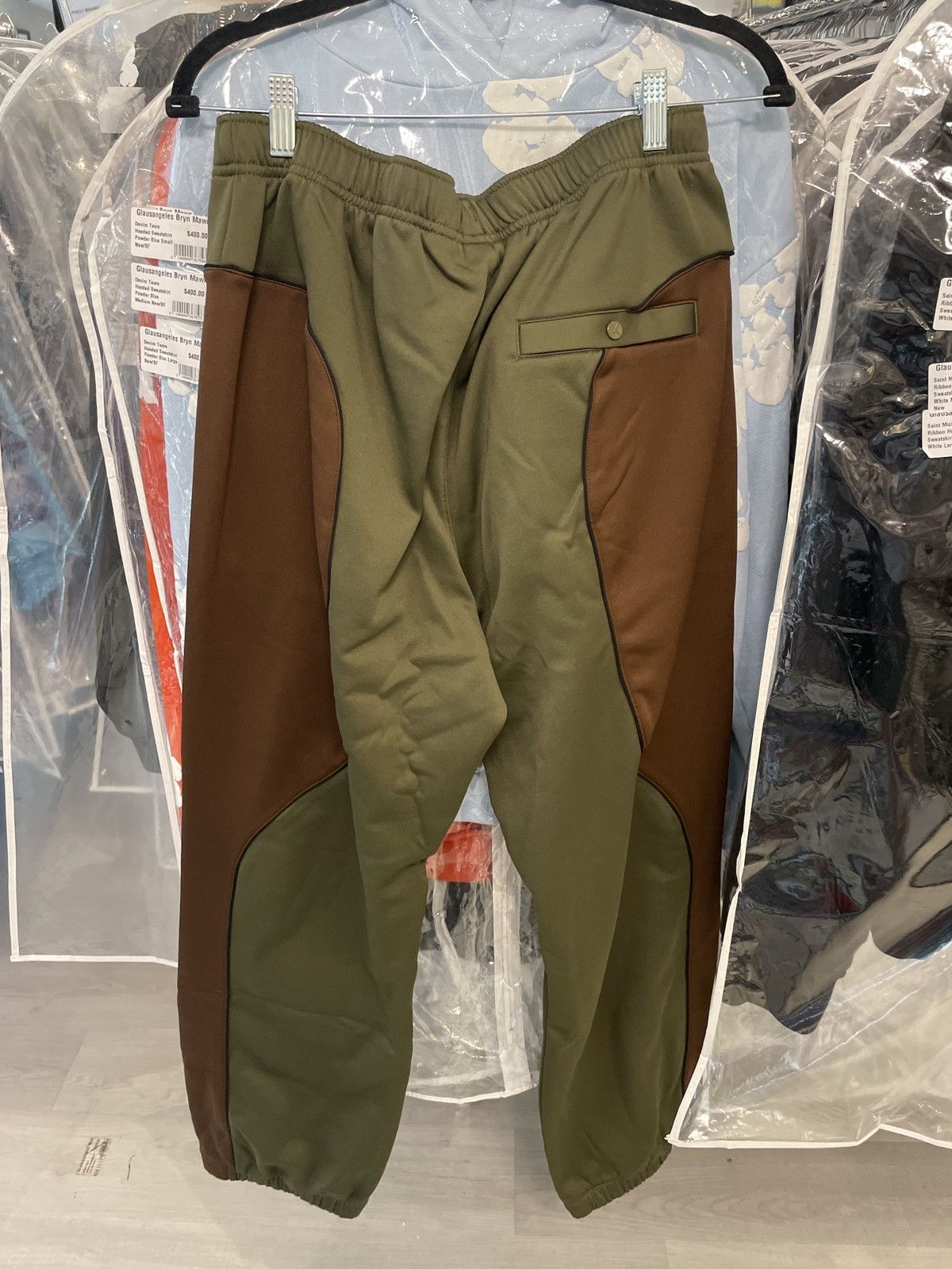 Jordan Brand × Supreme Supreme x Jordan Track Pants Olive Size US 30 / EU 46 - 2 Thumbnail