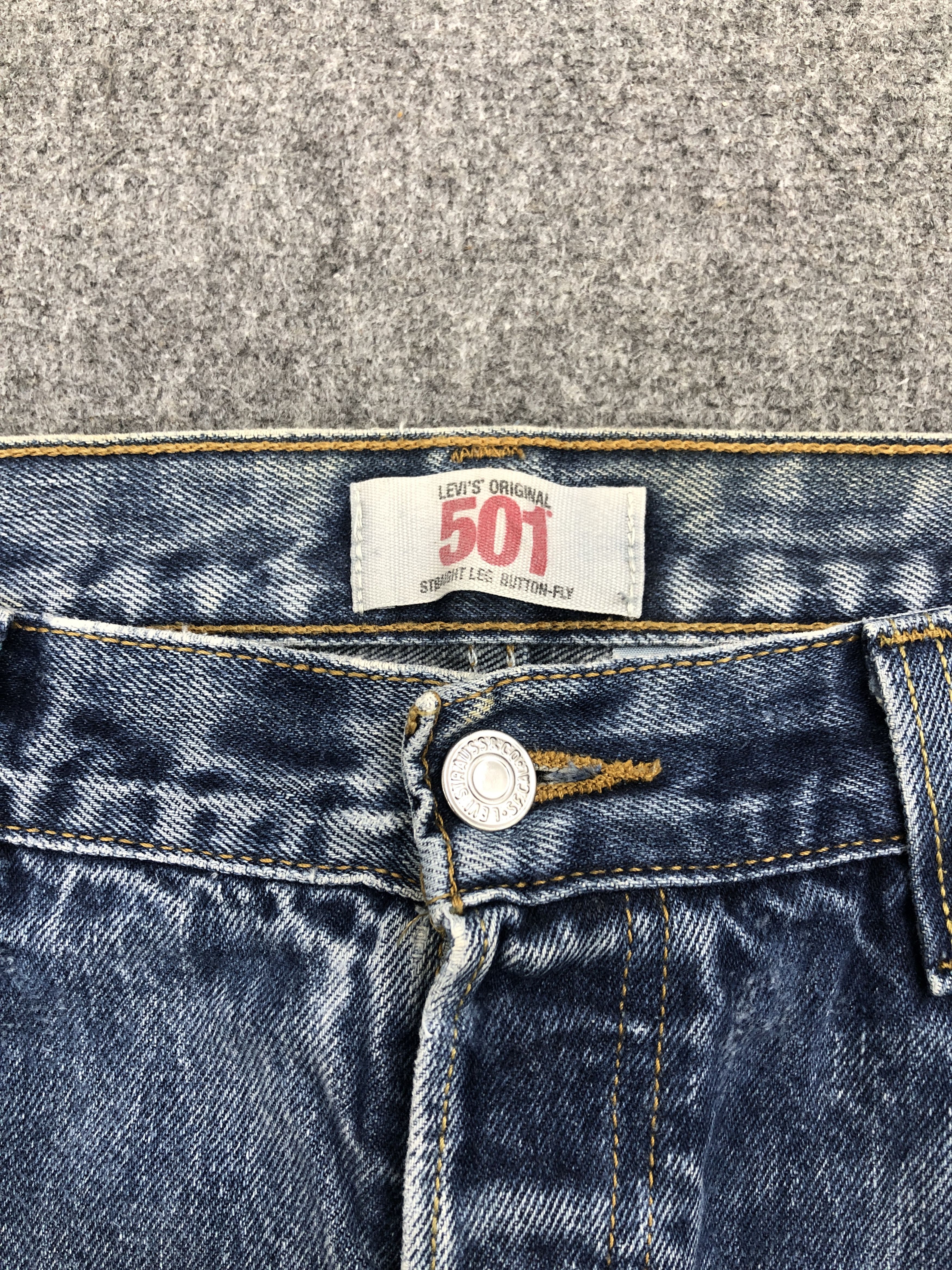 Levi's × Vintage Faded Blue Vintage 90s Levis 501 Denim Jeans Size US 35 - 11 Thumbnail