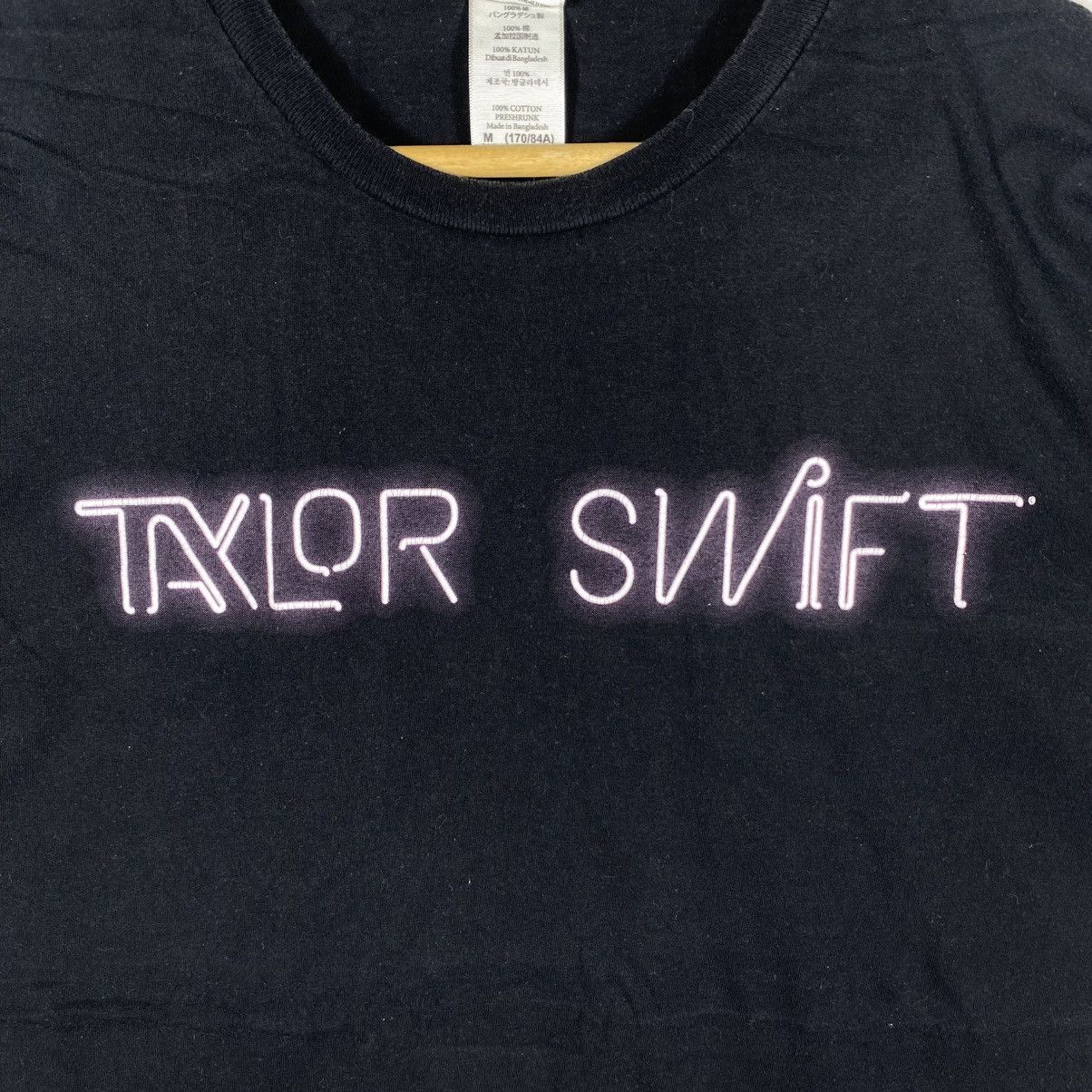 Band Tees TAYLOR SWIFT The 1989 World Tour Graphic Tee Shirt Size US M / EU 48-50 / 2 - 2 Thumbnail