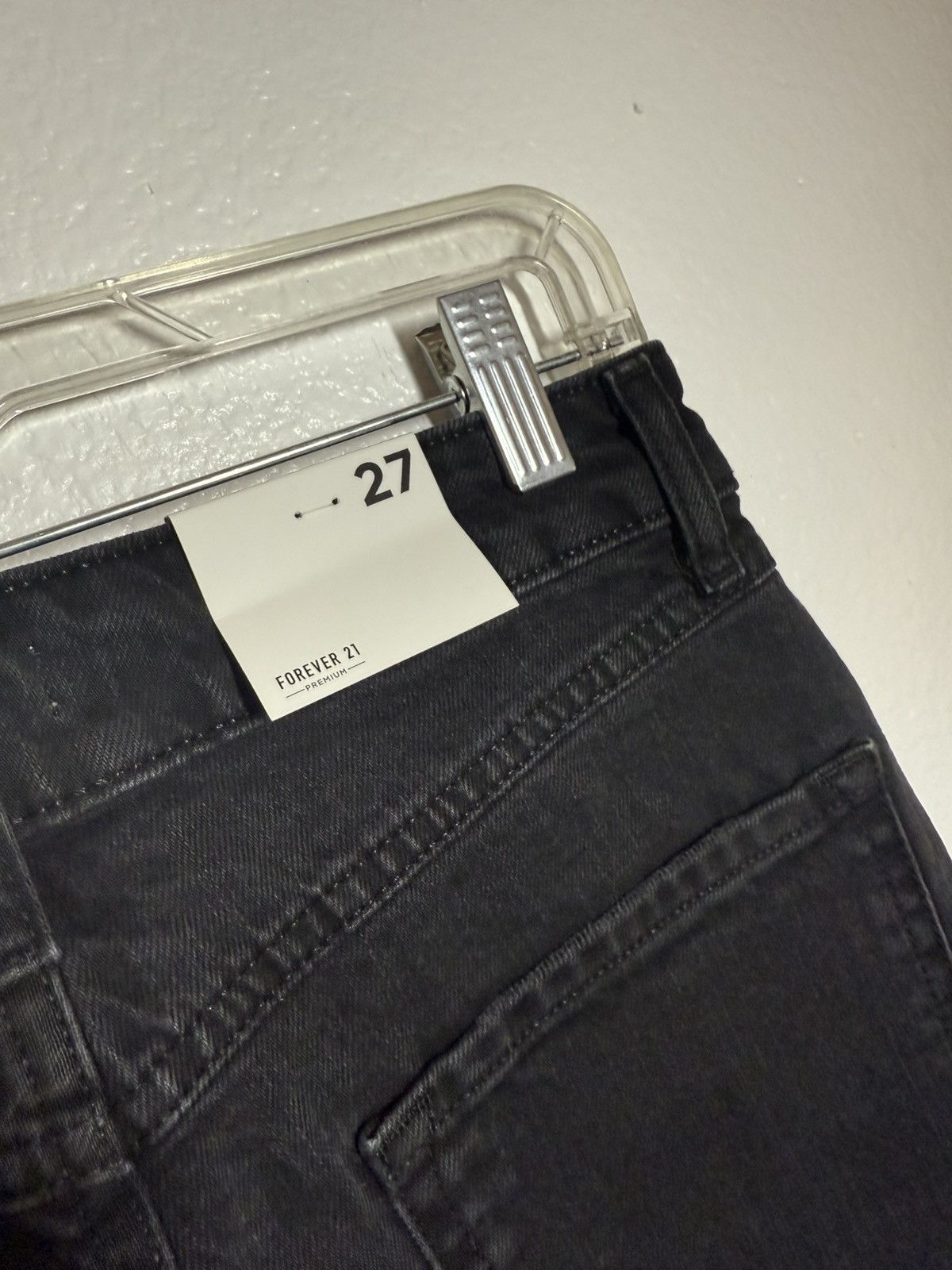 Forever 21 Forever 21 black floral shorts Size 27" / US 4 / IT 40 - 4 Thumbnail