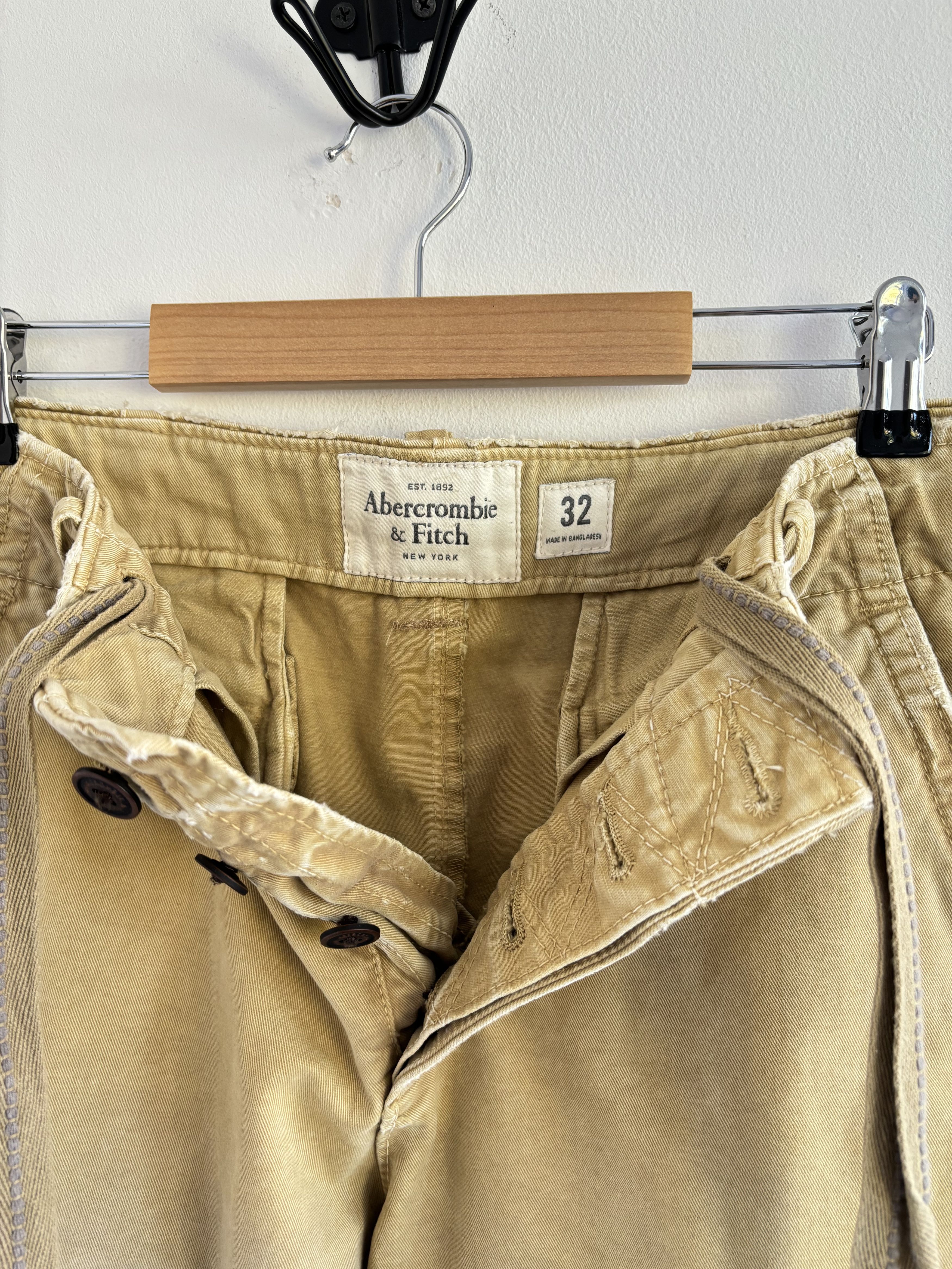Abercrombie & Fitch Vintage Abercrombie Fitch Faded Cargo Shorts Size US 32 / EU 48 - 3 Thumbnail