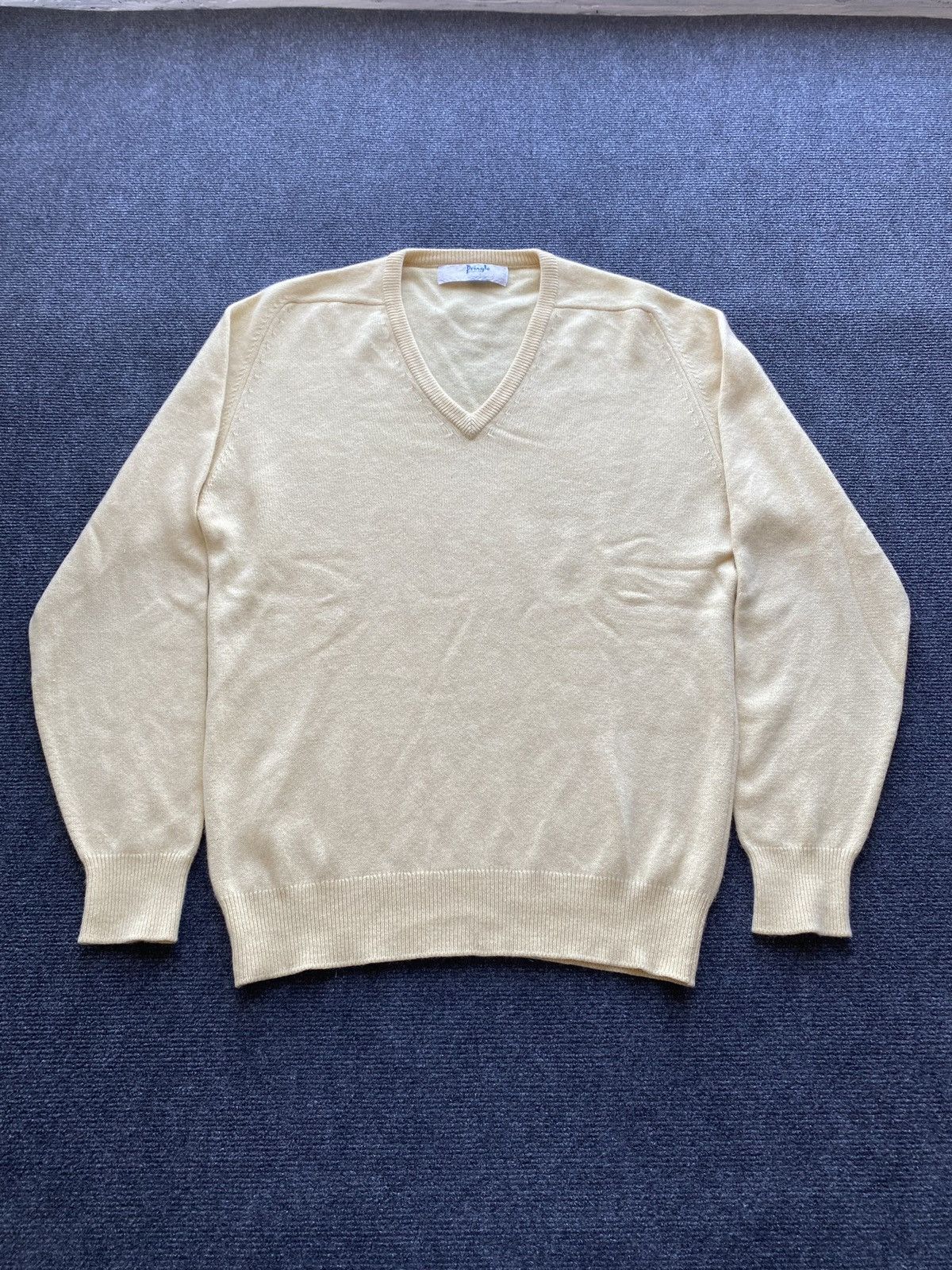 Pringle Of Scotland 🔥Pringle Scotland Cashmere Rare V neck sweater Size US L / EU 52-54 / 3 - 1 Thumbnail