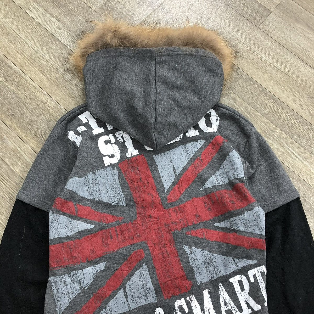 20471120 Grunge Batsu Studio Union Jack Skulls Lgb Style Fur Hoodie Size US S / EU 44-46 / 1 - 14 Thumbnail