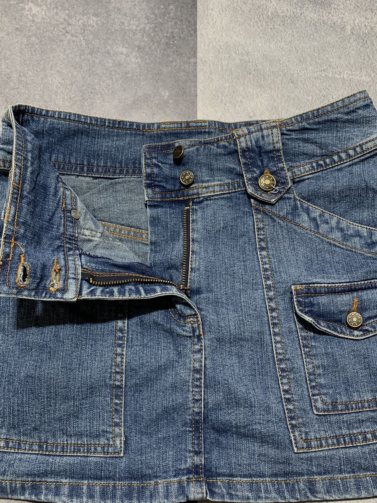 Japanese Brand × Vintage Vintage Y2K denim mini skirt streetwear style size 28 Size 28" / US 6 / IT 42 - 4 Thumbnail