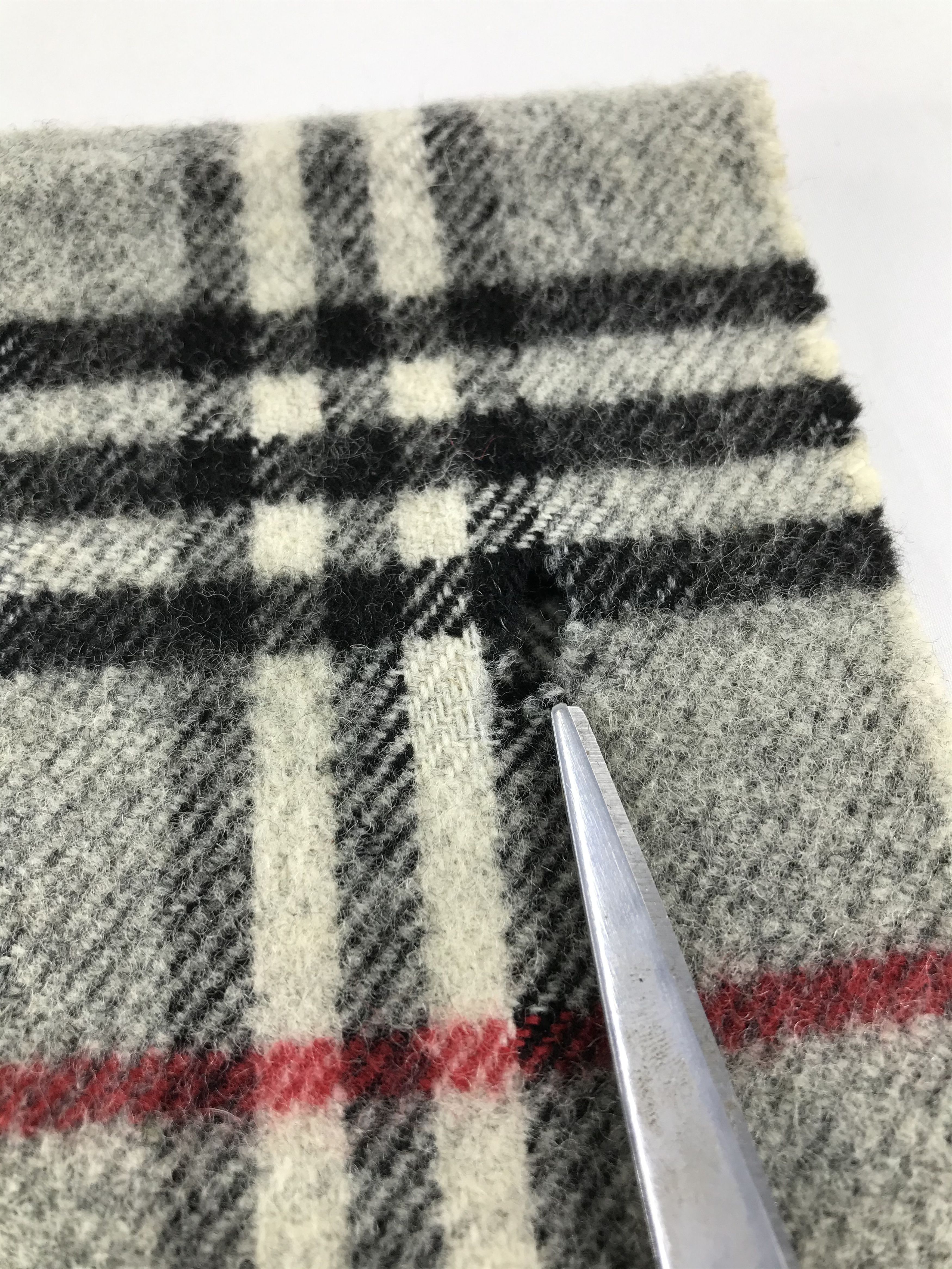 Burberry Burberrys Nova Check Grey Wool Scarf Muffler V451 Size ONE SIZE - 7 Thumbnail