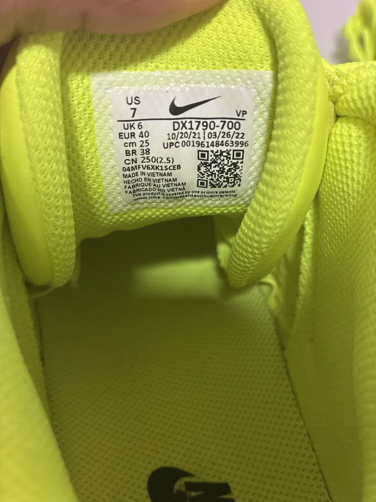 Nike Nike Air More Uptempo '96 'Volt' Size US 7 / EU 40 - 6 Thumbnail
