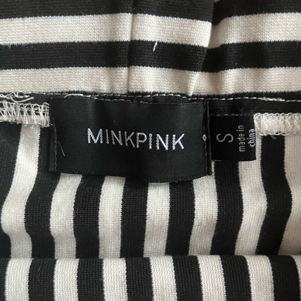 MINKPINK 🖤 MINK PINK Striped Black & White Mini Skirt 🤍 Size 24" / US 00 / IT 34 - 4 Thumbnail