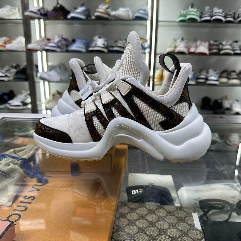 Louis Vuitton Louis Vuitton Casual White Brown Sneakers - Size US 6.5 / EU 39-40 - 7 Thumbnail
