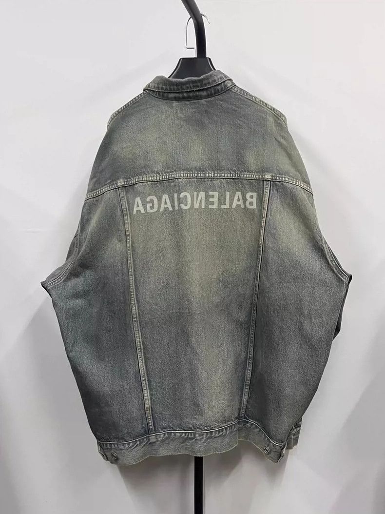 Balenciaga Balenciaga Back Logo monogram printed casual single-breast Size US M / EU 48-50 / 2 - 1 Thumbnail