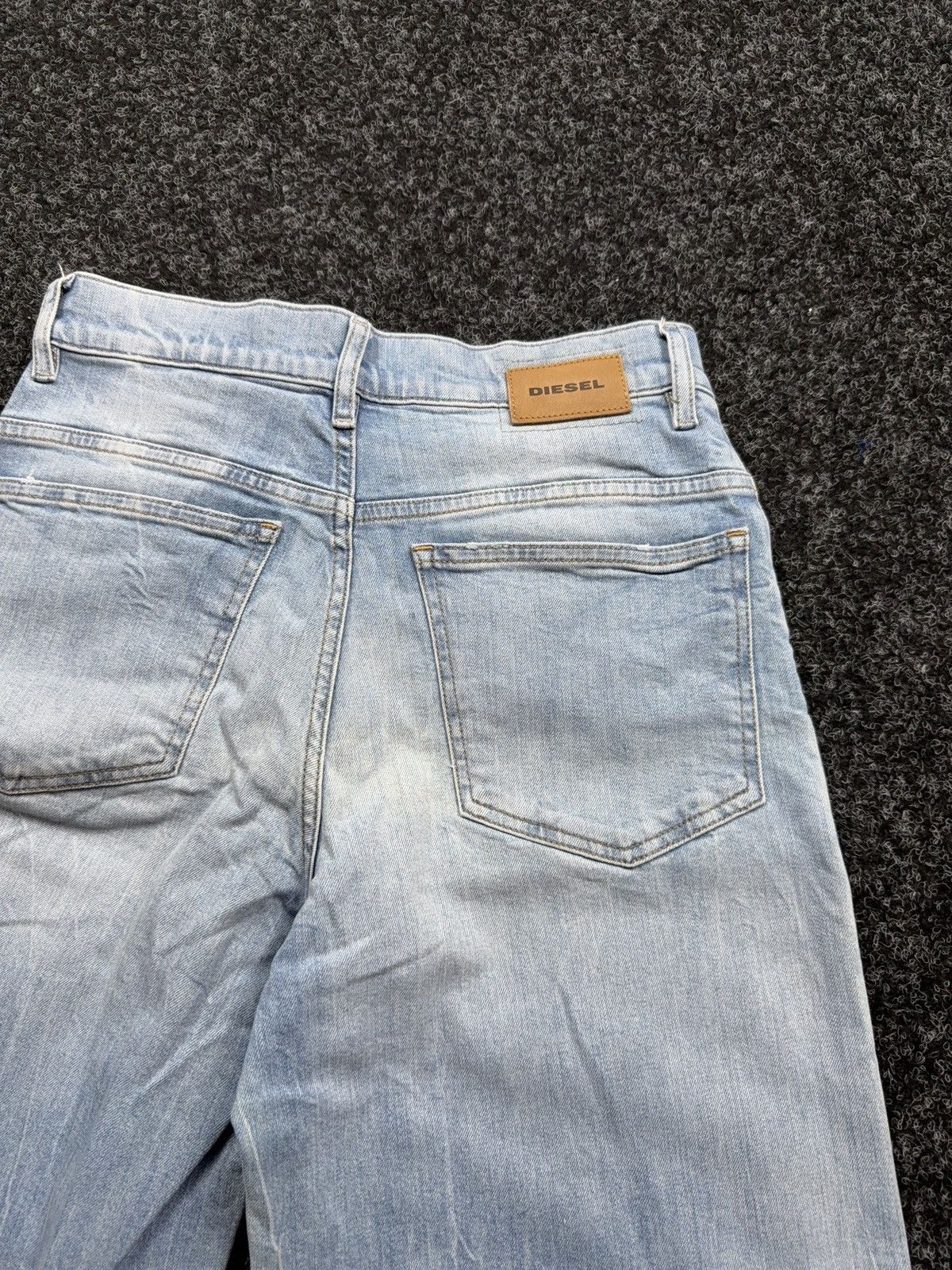 Diesel Luxury 00s Diesel Industry Widee Light Wash Y2K Denim Jeans Size 26" / US 2 / IT 38 - 17 Thumbnail