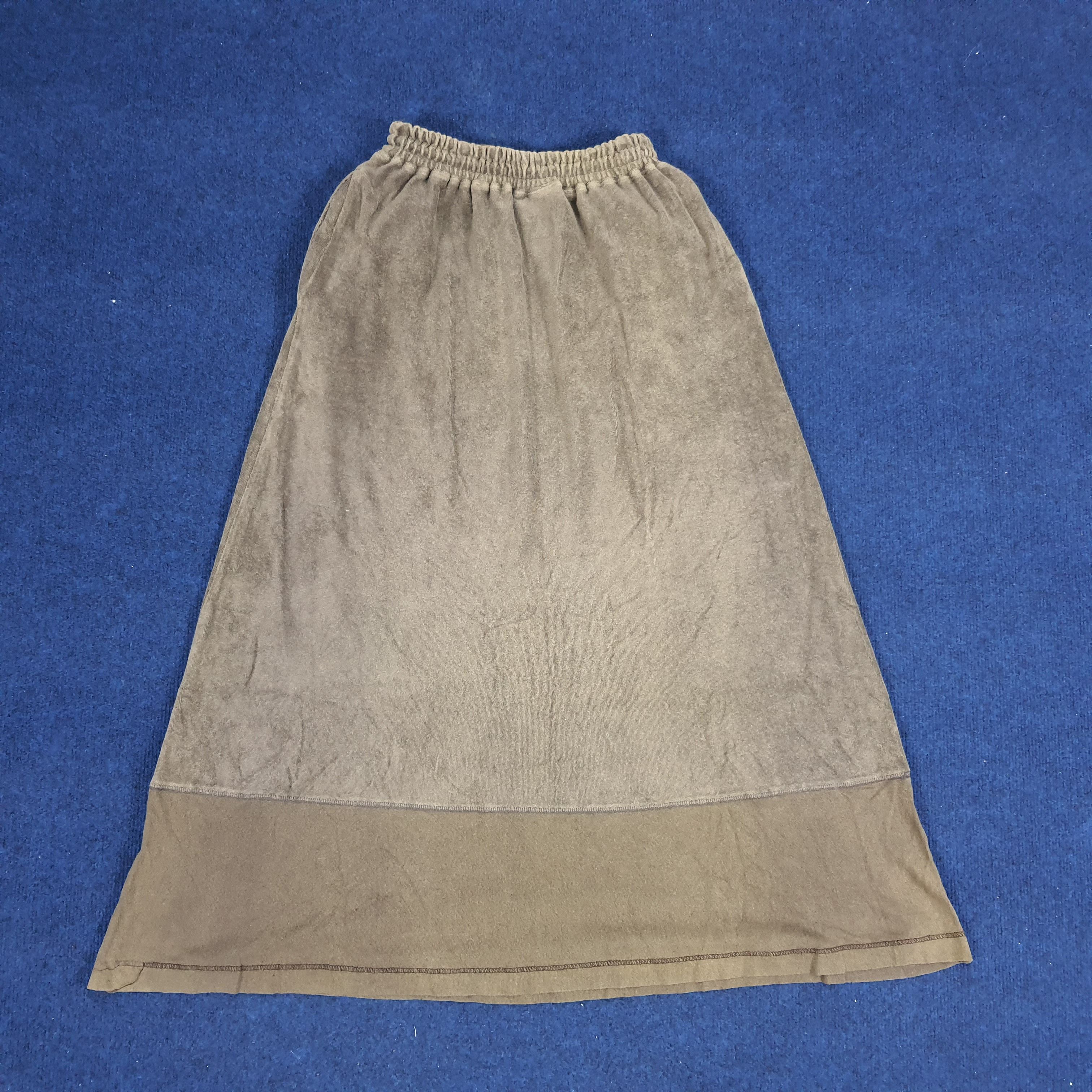 Hai Sporting Gear × Issey Miyake × Vintage Vintage Hai Sporting Gear Japanese Brand Velvet Fabric Skirt Size 28" / US 6 / IT 42 - 2 Thumbnail