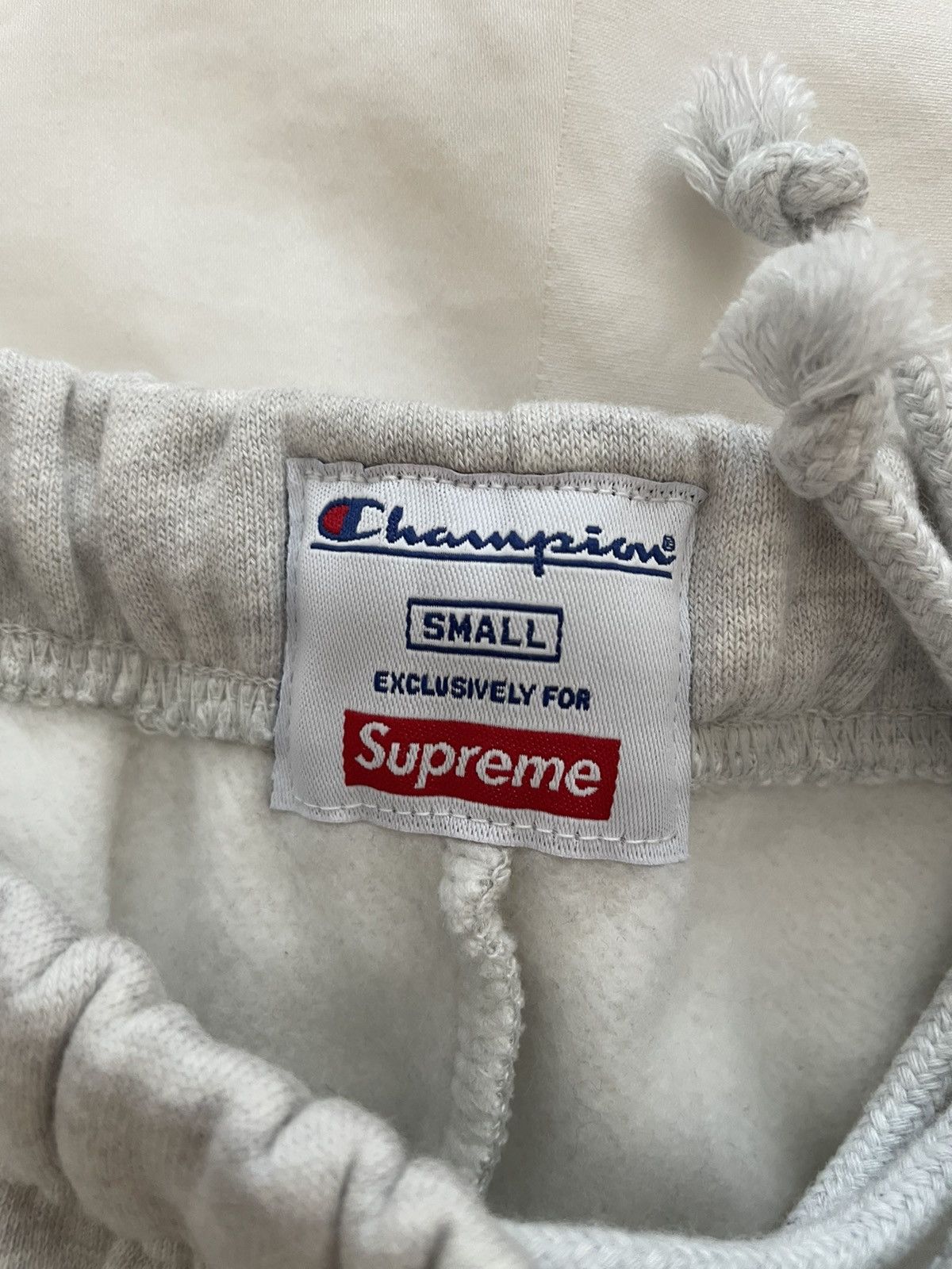 Champion × Supreme Supreme x Champion - Sweatshorts Shorts Size US 30 / EU 46 - 5 Thumbnail