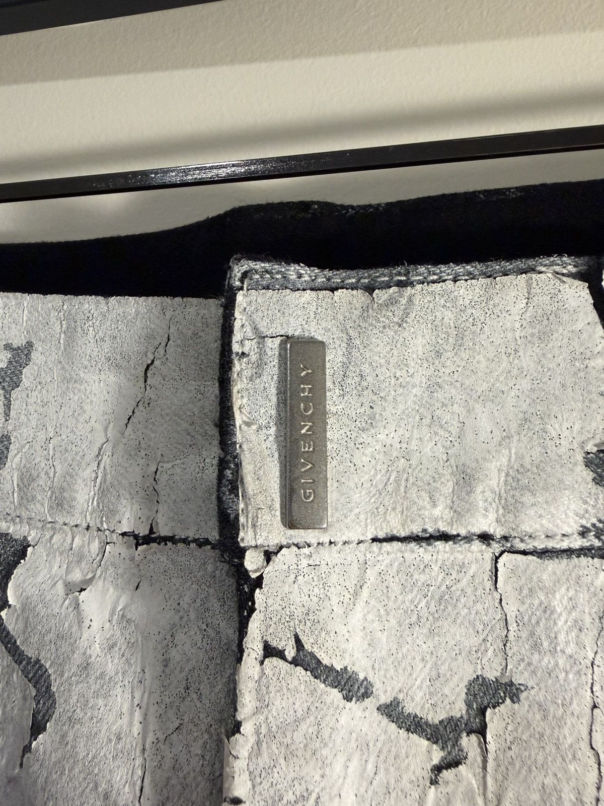 Givenchy SS21 Cracked White Painted Jeans Size US 31 - 3 Thumbnail