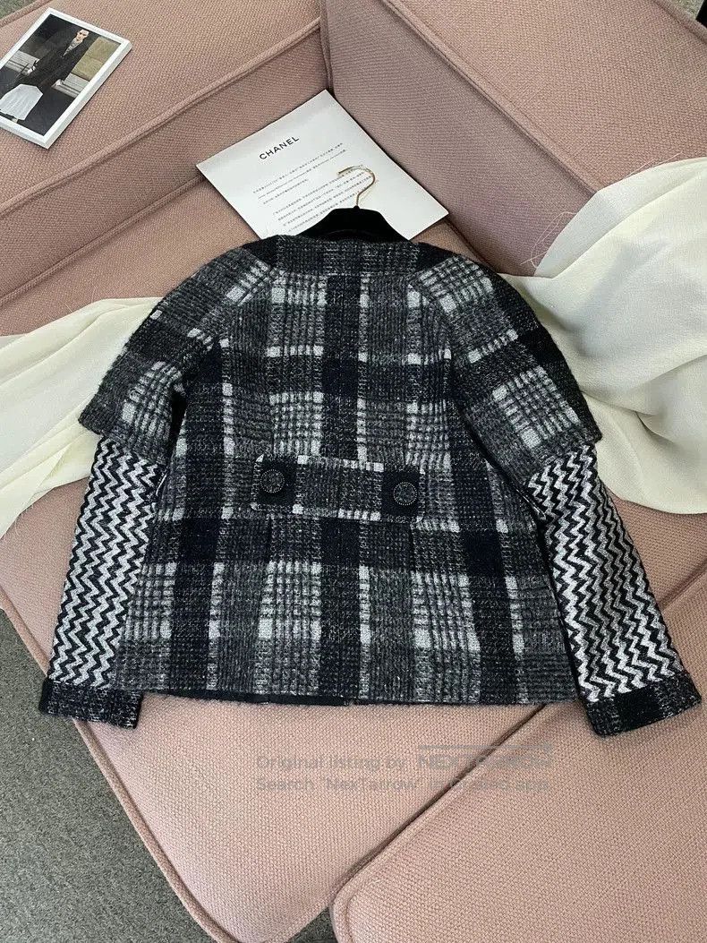 Chanel Chanel Gray Plaid Two-Piece Jacket. Size US XS / EU 42 / 0 - 4 Thumbnail