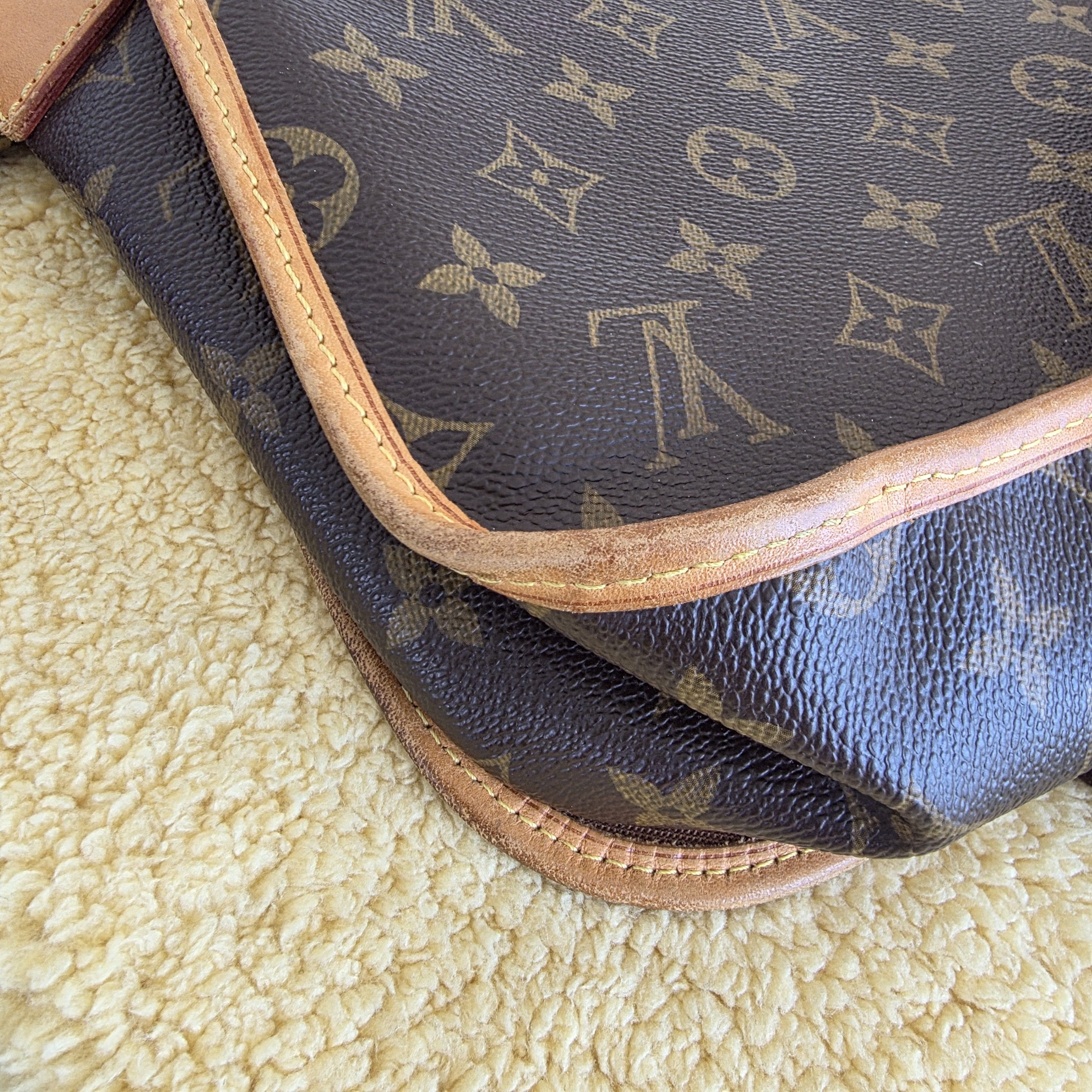 Louis Vuitton Louis Vuitton Monogram Bosphore PM Messenger Bag Size ONE SIZE - 10 Thumbnail