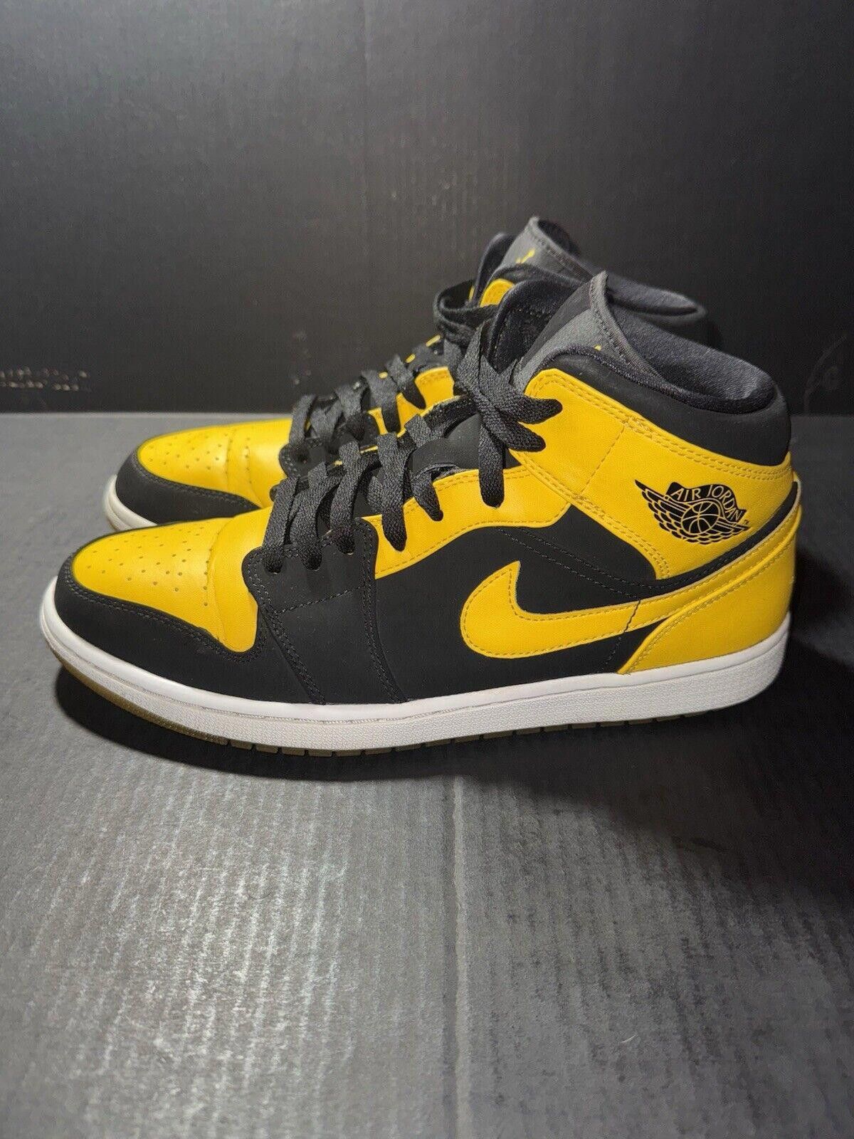 Jordan Brand Nike Air Jordan 1 Retro Mid New Love 2017 554724-035 Sz 11.5 Size US 11.5 / EU 44-45 - 5 Thumbnail