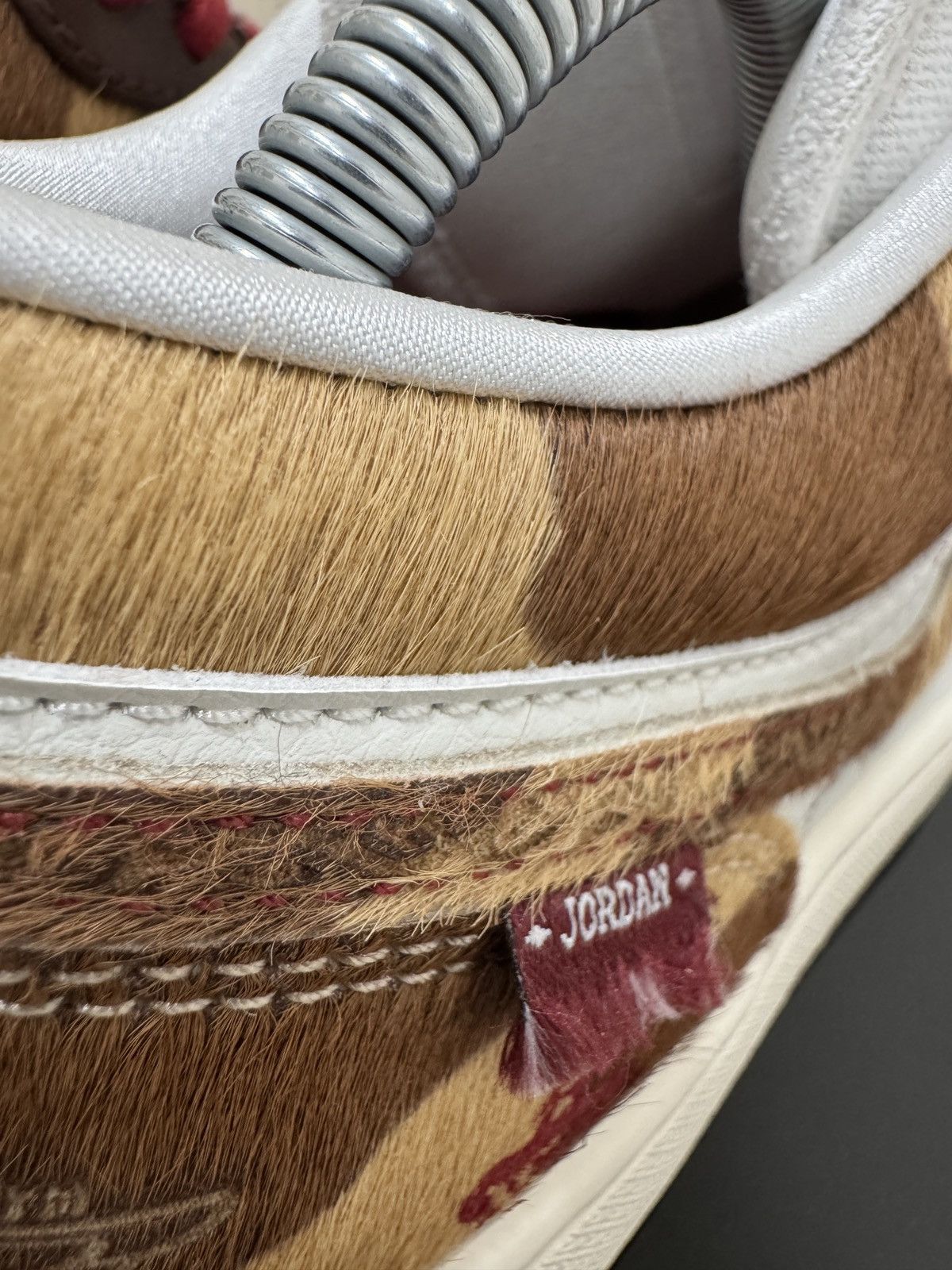 Nike Air Jordan 1 Low SE Size US 8 / EU 41 - 8 Thumbnail