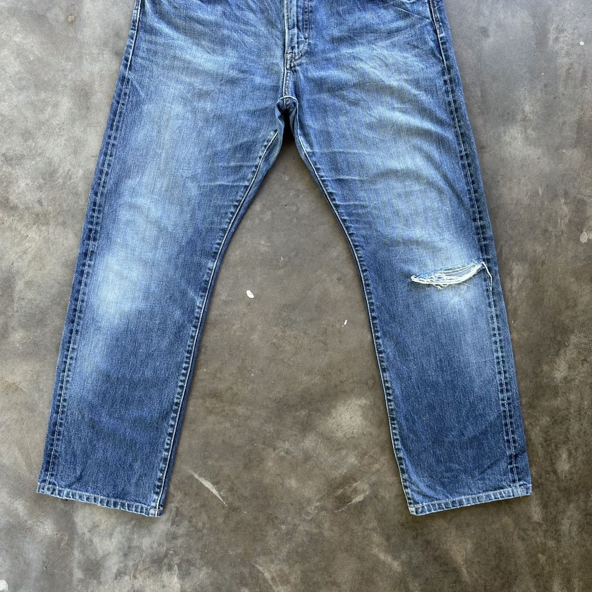 Japanese Brand Vintage Japanese Distressed Faded Denim Jean Pant W37 Size US 37 - 2 Thumbnail
