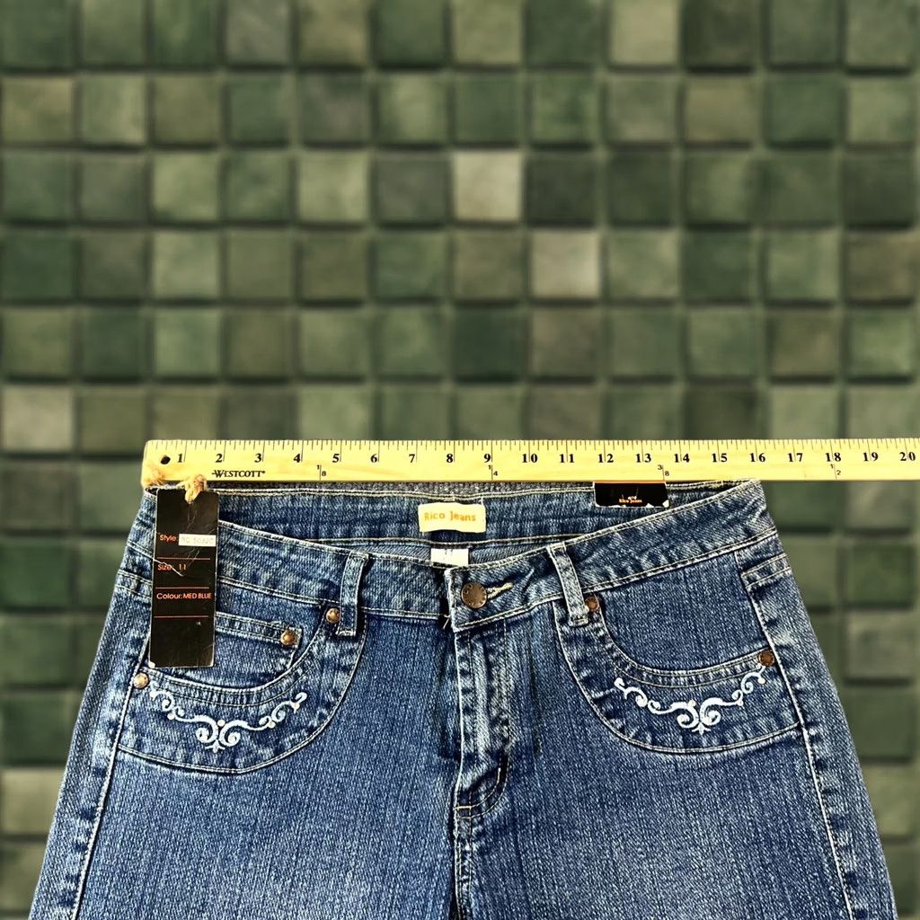Vintage Rico Capri Jeans Women's 11 Blue Cotton Denim Workwear Embroidered Stretch Capris Size 34" / US 12 / IT 48 - 1 Thumbnail
