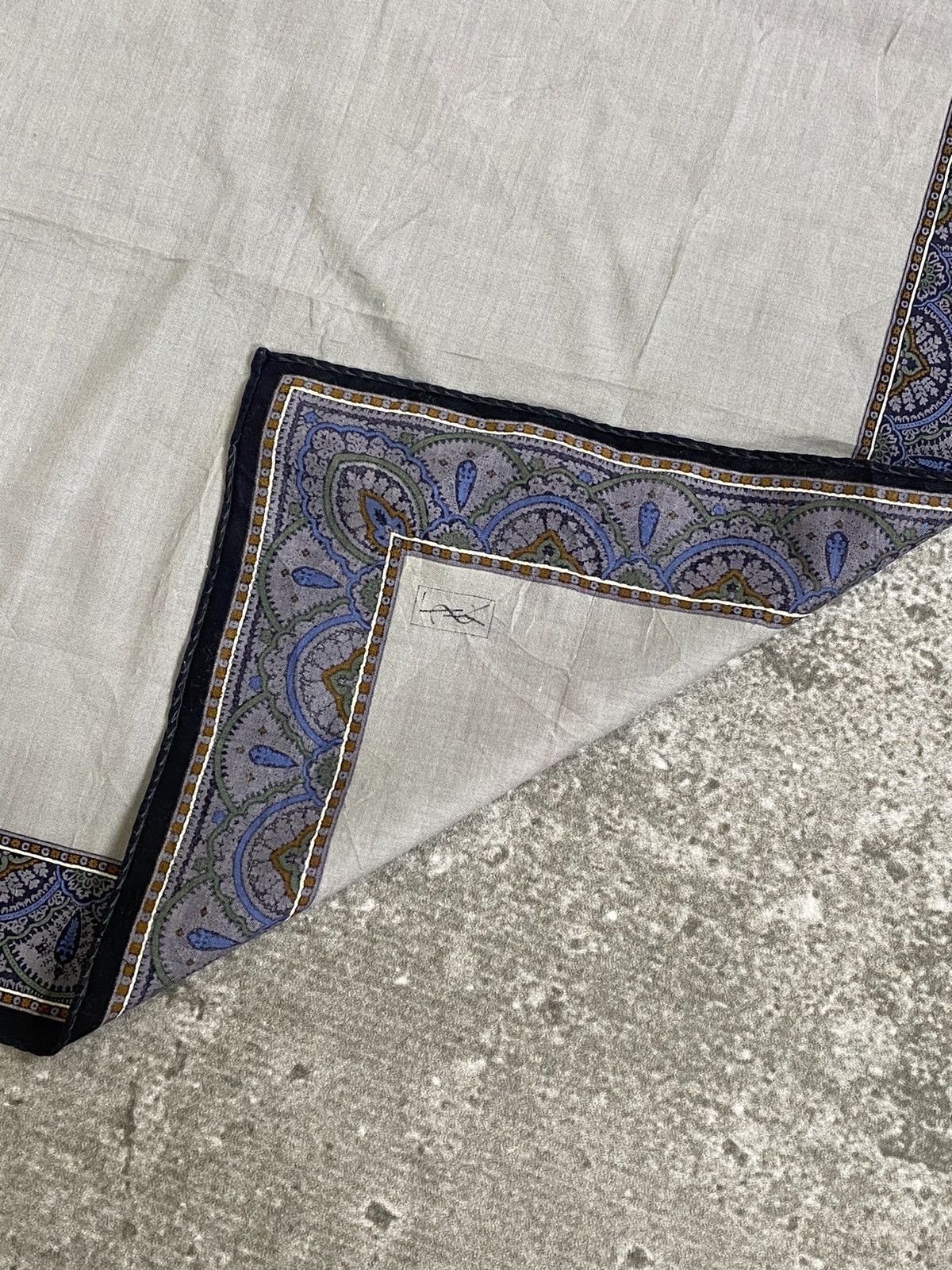 Yves Saint Laurent Yves saint laurent Handkerchief / Bandana / Neckerchief Size ONE SIZE - 8 Thumbnail