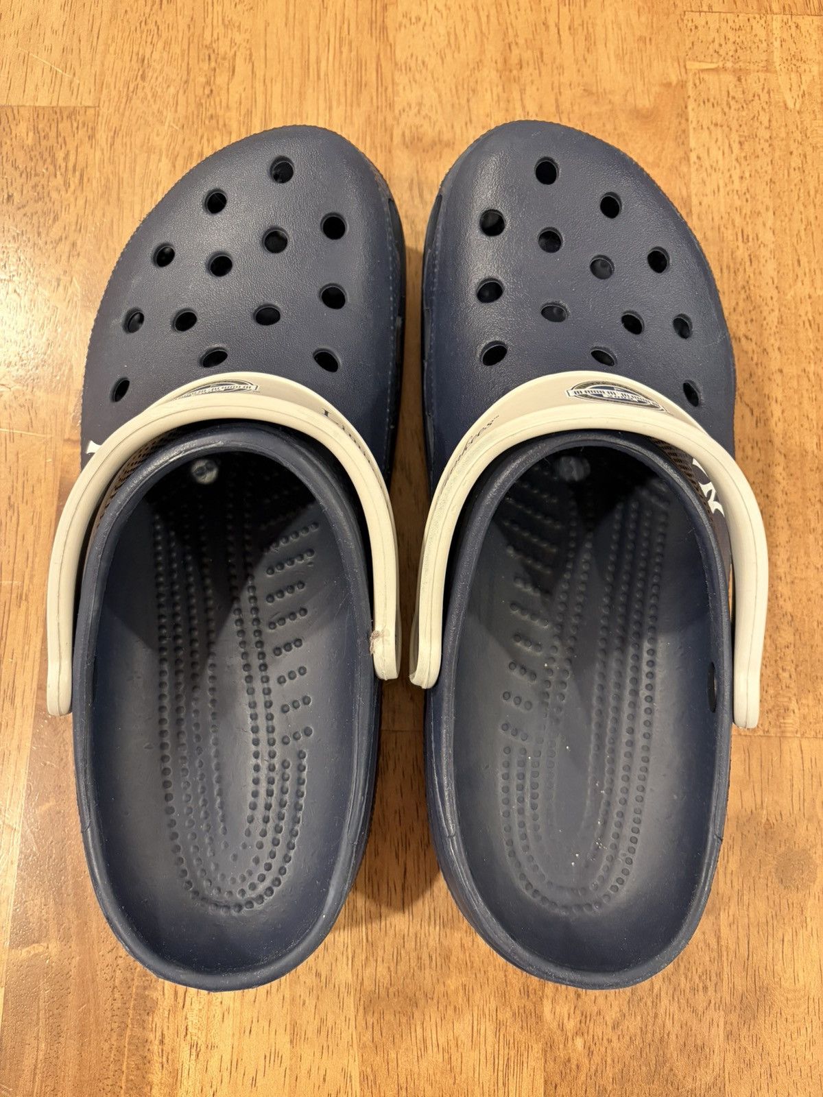 Crocs 2009 New York Yankees Inaugural Season Crocs Size US 10.5 / EU 43-44 - 4 Thumbnail