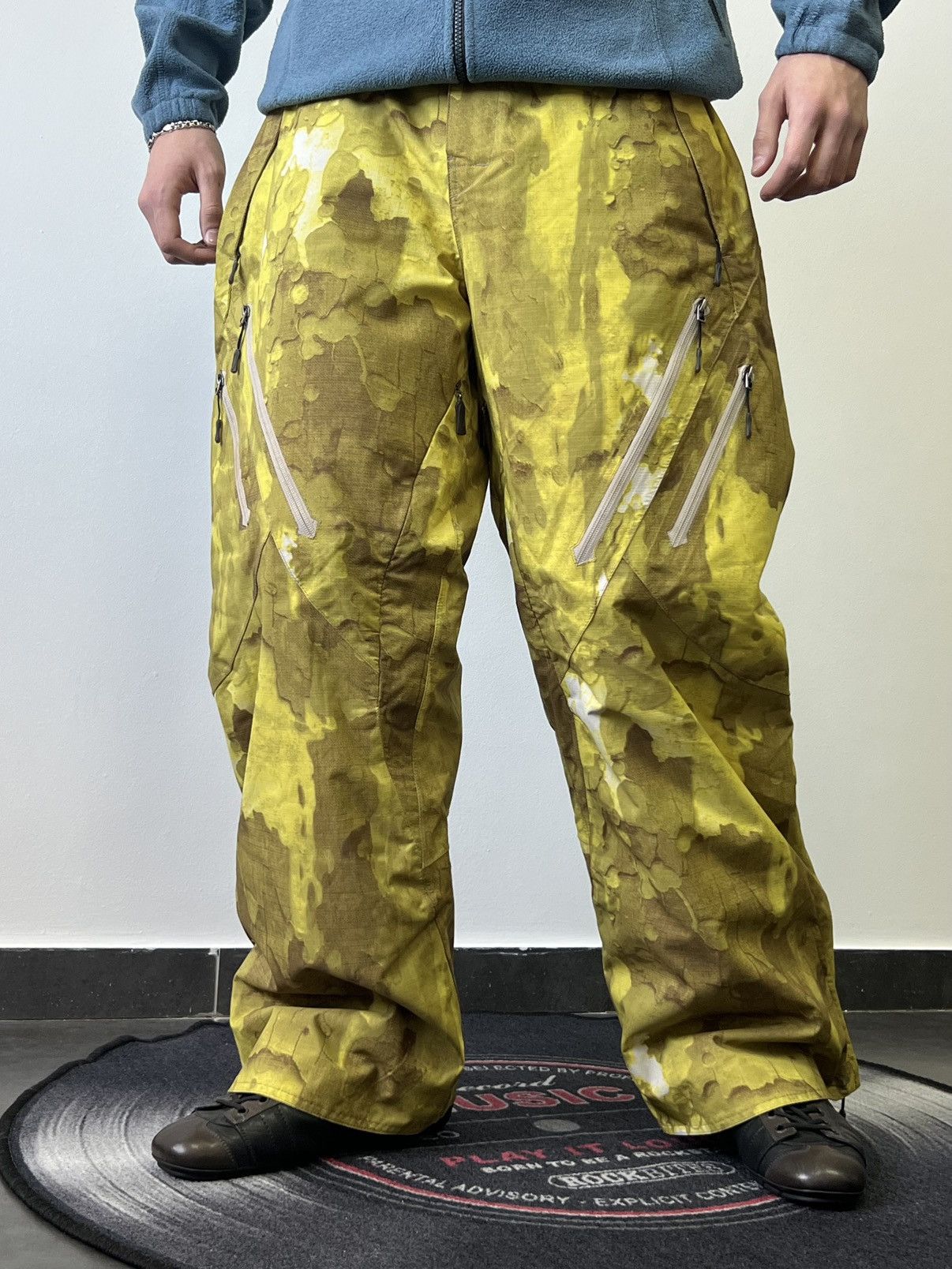Oakley × Vintage Oakley 00s Software Knee Patch Snowboard Pants