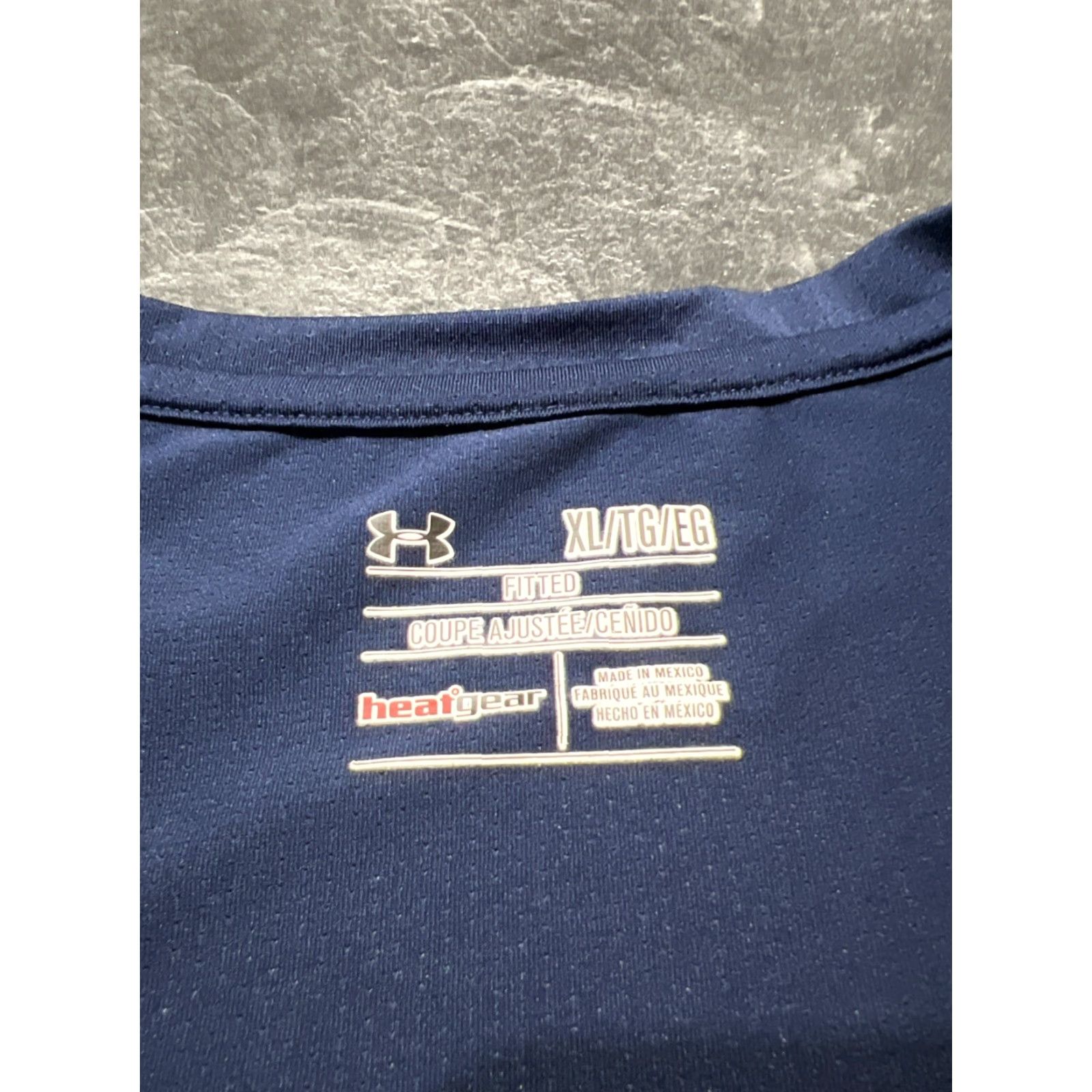 Under Armour Under Armour HeatGear Compression Shirt Men's XL Navy Blue V-Neck Long Sleeve Activewear Size US XL / EU 56 / 4 - 4 Thumbnail