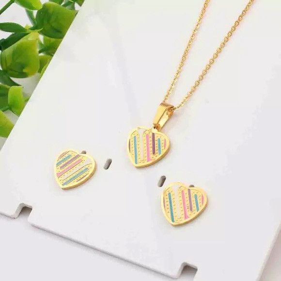 The Unbranded Brand Women Multicolor Heart Shape Jewelry Set Size ONE SIZE - 3 Thumbnail