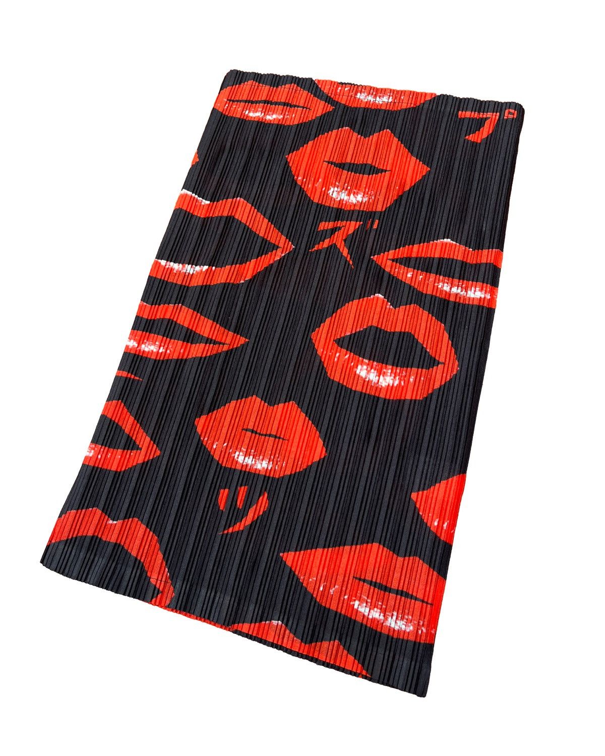 Pleats Please Issey Miyake Pleats Please Lip Print Neck Warmer Size ONE SIZE - 7 Thumbnail
