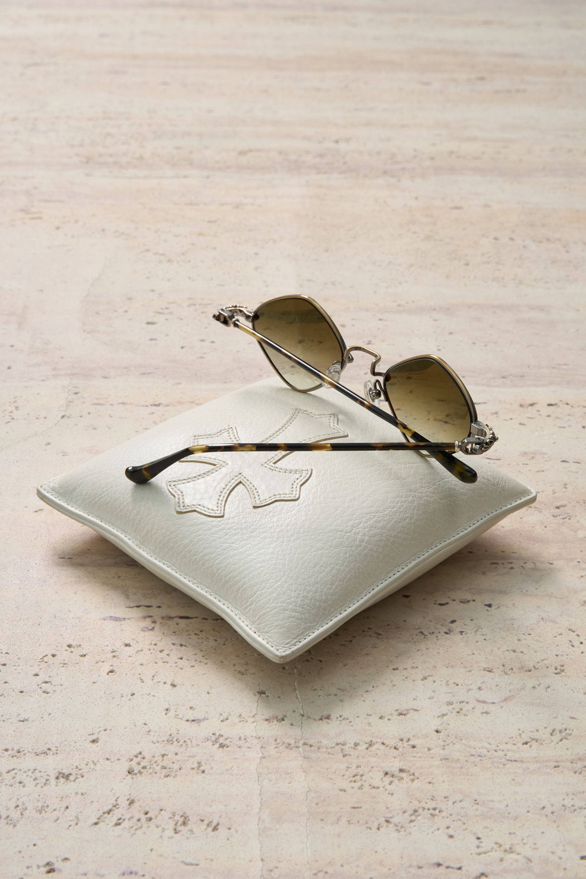 Chrome Hearts CHROME HEARTS DIAMOND DOG SUNGLASSES Size ONE SIZE - 4 Thumbnail