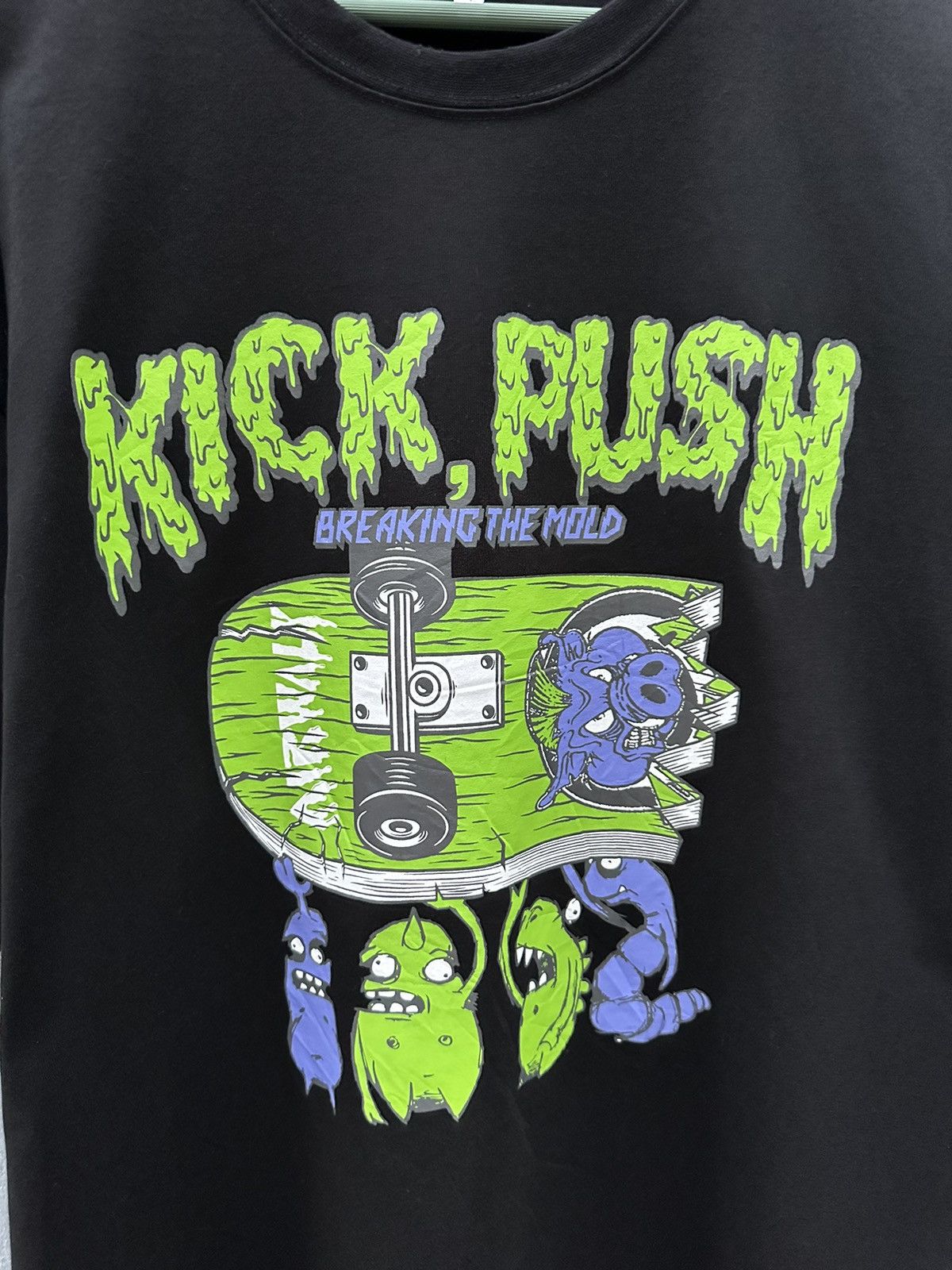 Airwalk Vtg Airwalk Kick Push Breaking The Mold Skate Tshirt A171 Size US XL / EU 56 / 4 - 2 Thumbnail