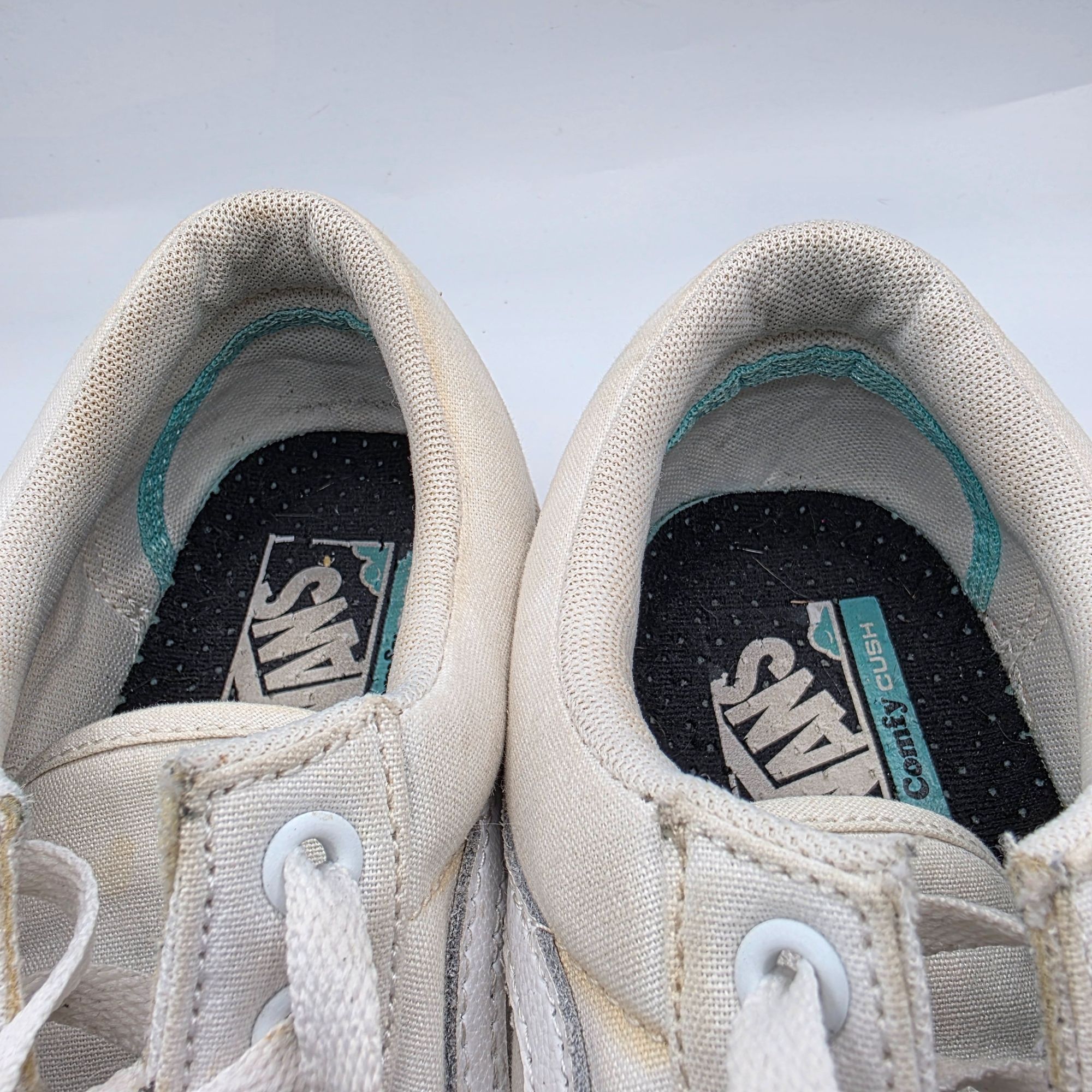 Vans Vans Old Skool Mens Size 12 Triple White Sneaker Shoes Casua Size US 12 / EU 45 - 9 Thumbnail