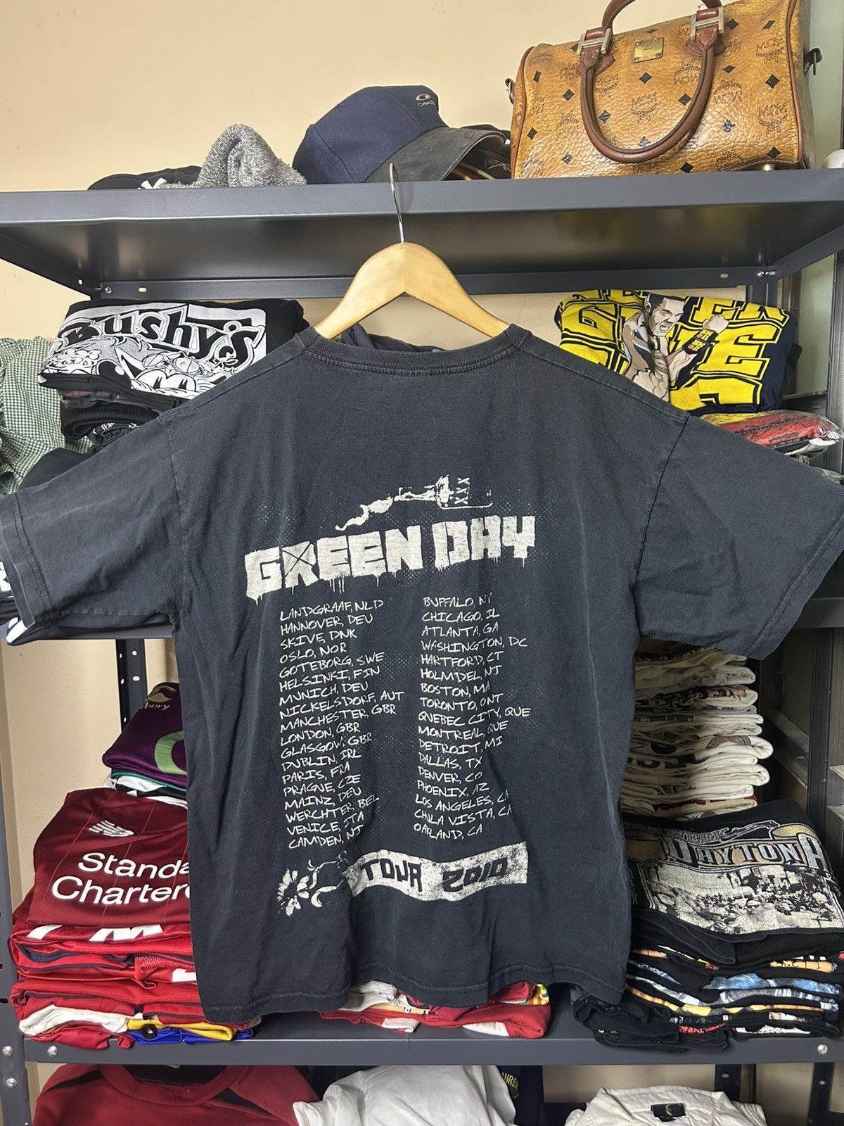 Band Tees Green Day 2009 Tour Vintage T-Shirt M Fruit of the Loom Size US M / EU 48-50 / 2 - 4 Thumbnail