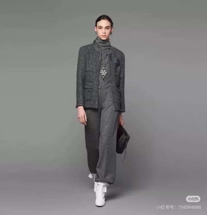 Chanel Chanel 19b gray shiny casual trousers Size 25" / US 0 / IT 36 - 8 Thumbnail