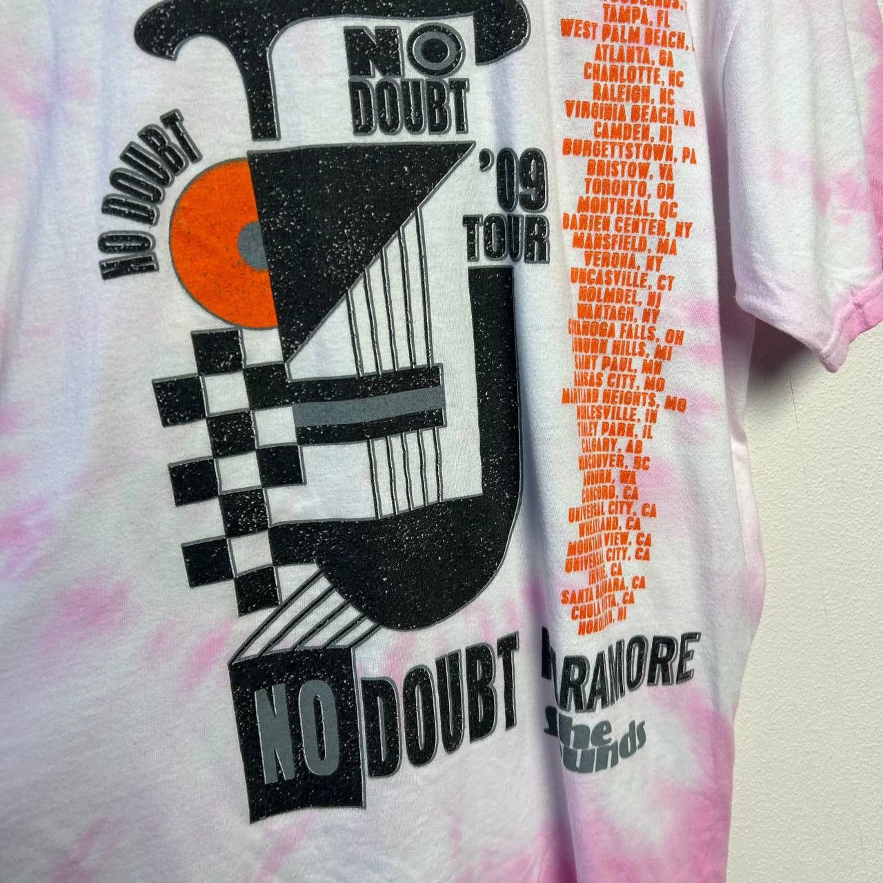 Band Tees Vintage No Doubt Big logo 2009 tour rock band tee Size US S / EU 44-46 / 1 - 9 Thumbnail