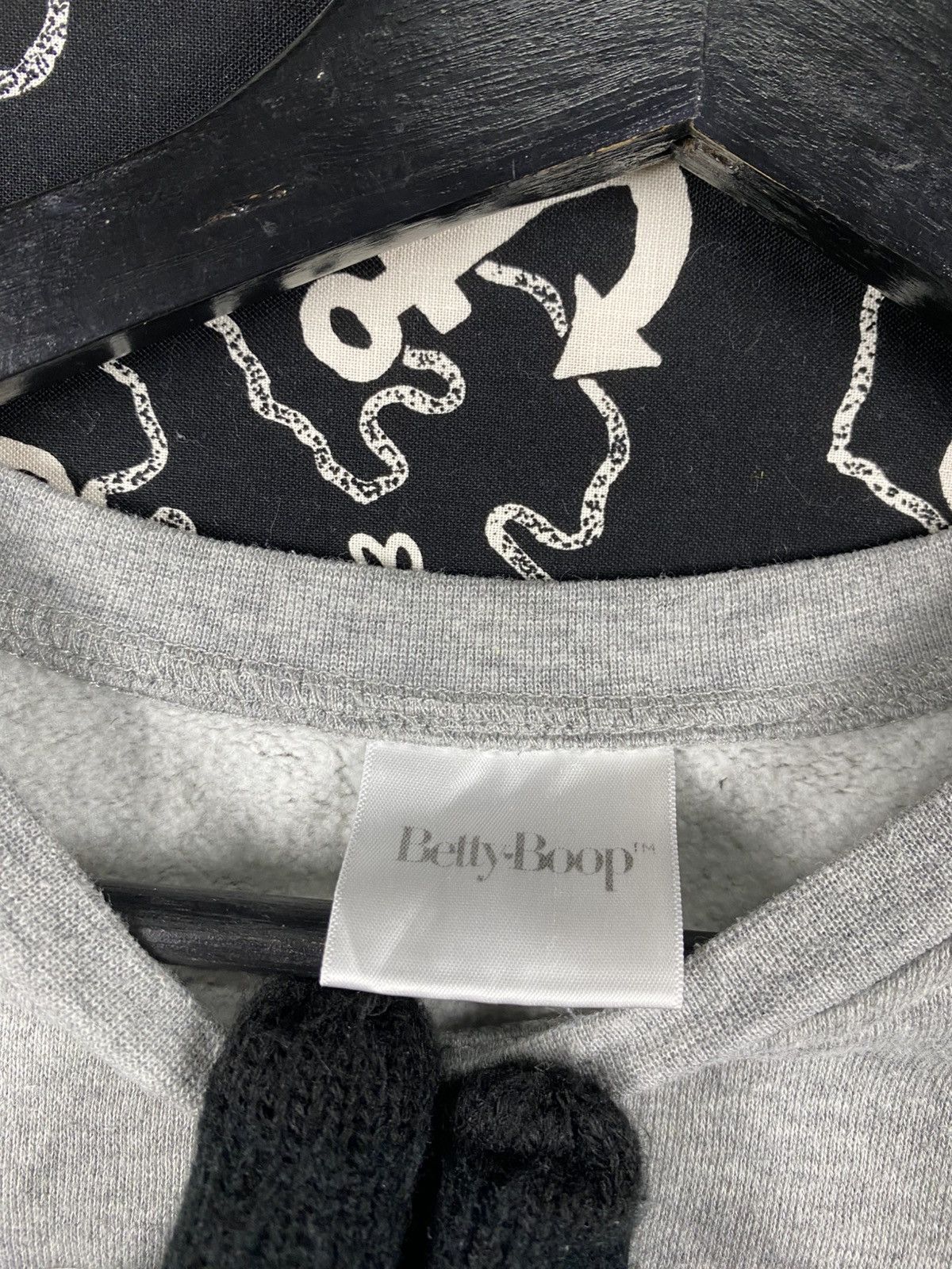 Vintage Betty Boop Graphic Crewneck Sweatshirt | Grey Cartoon Print Size US S / EU 44-46 / 1 - 3 Thumbnail