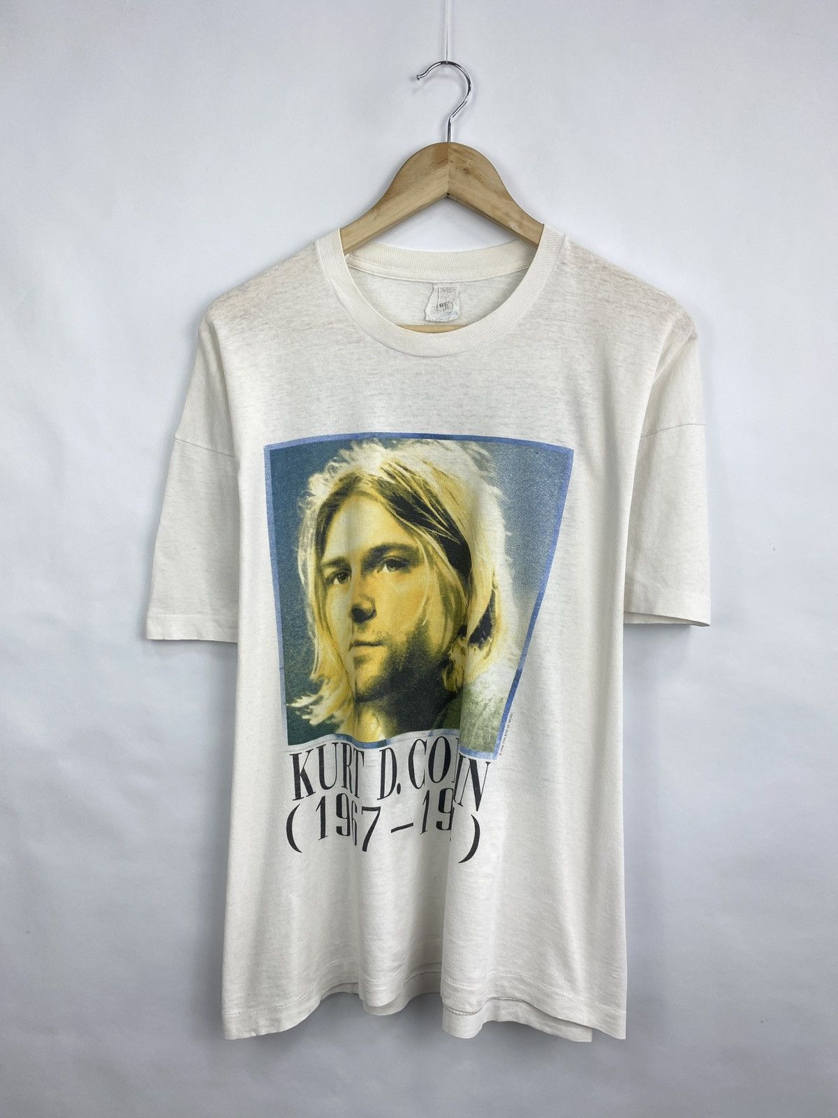 Nirvana Vintage 1994 Kurt Cobain Nirvana Memorial T-Shirt Rare Retro Size US XL / EU 56 / 4 - 2 Thumbnail