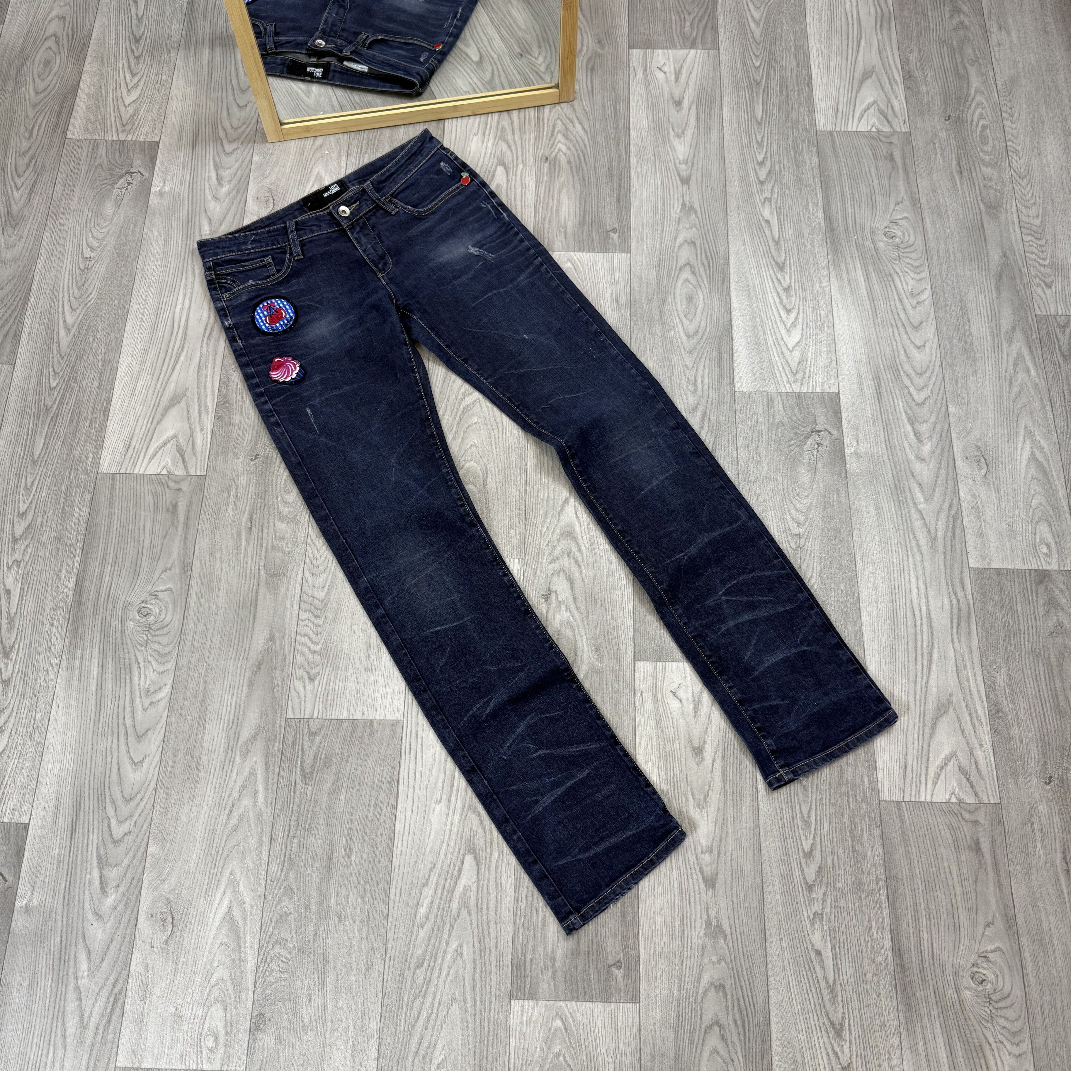 Love Moschino Vintage Love Moschino Y2K Patch Low Rise Blue Denim Jeans Size 28" / US 6 / IT 42 - 4 Thumbnail