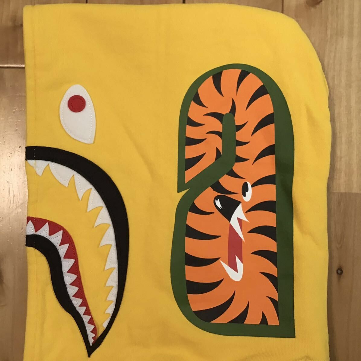 Bape BAPE Shark pullover hoodie yellow a bathing ape Size US L / EU 52-54 / 3 - 5 Thumbnail