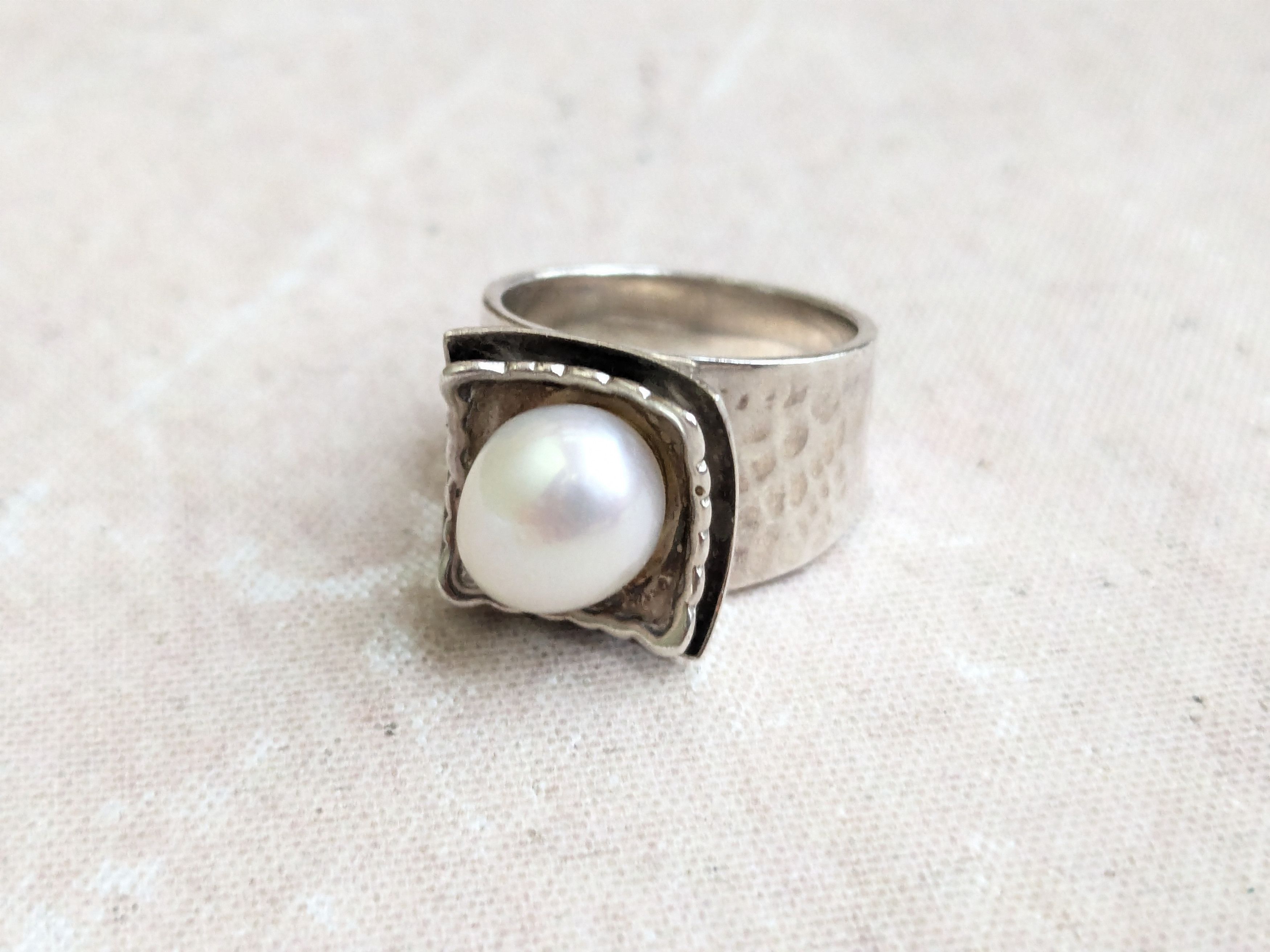 Sterling Silver Silpada Sterling Silver Ring Pearl 6.5 Hammered Size ONE SIZE - 4 Thumbnail