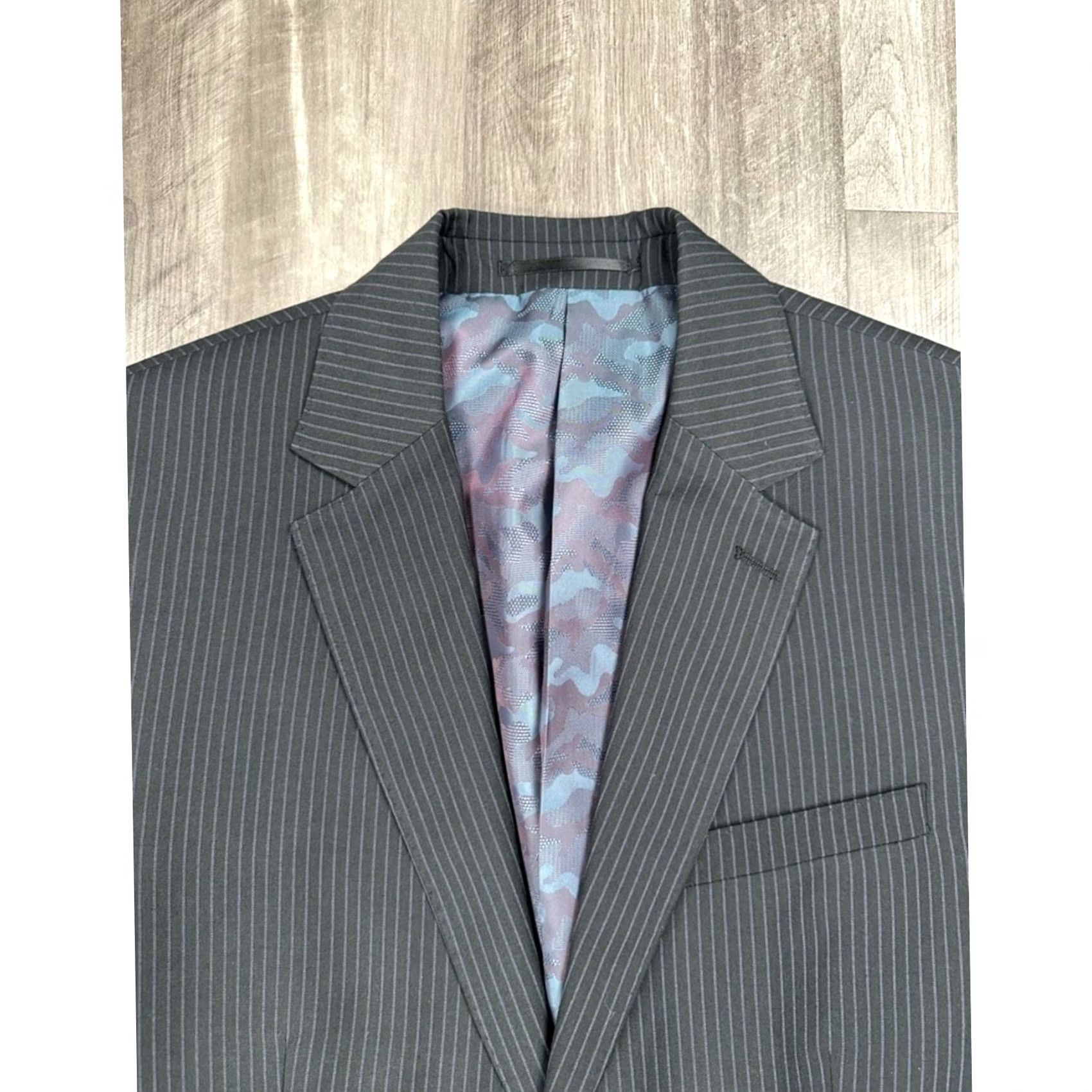 Avenue NHP Saks Fifth Avenue Pinstripe Athletic Performance Suit - 40R SHIRT? (Note: This is a formatting mistake. Provide corrected title.) Size 40R - 6 Thumbnail