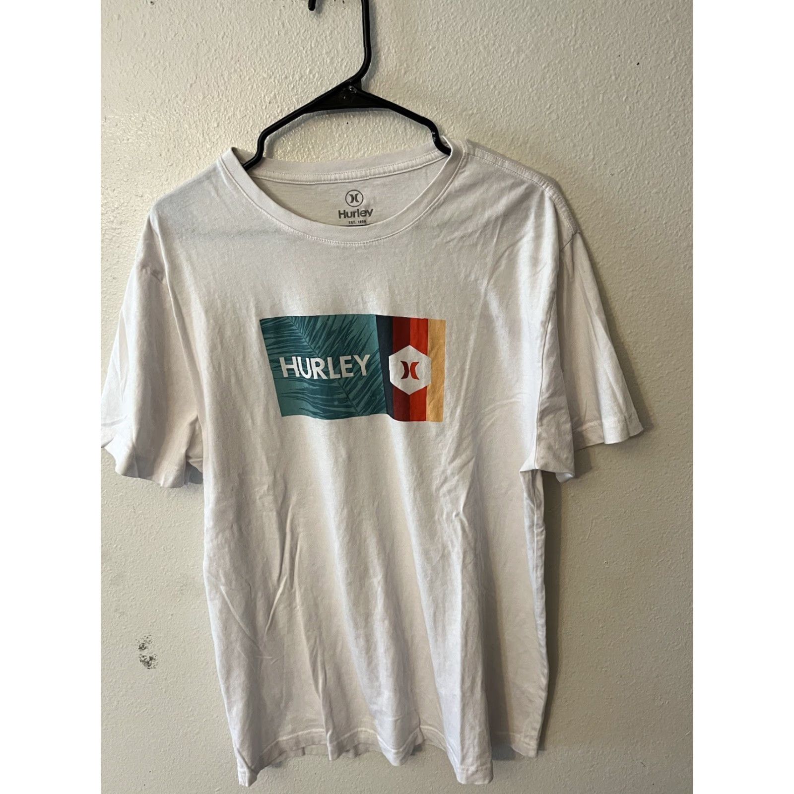 Hurley VINTAGE Hurley Shirt Men Adult Medium White Logo Tee Crew Neck Short Sleeve Casual Modern California Surfing 2010s Mens Size US M / EU 48-50 / 2 - 2 Thumbnail