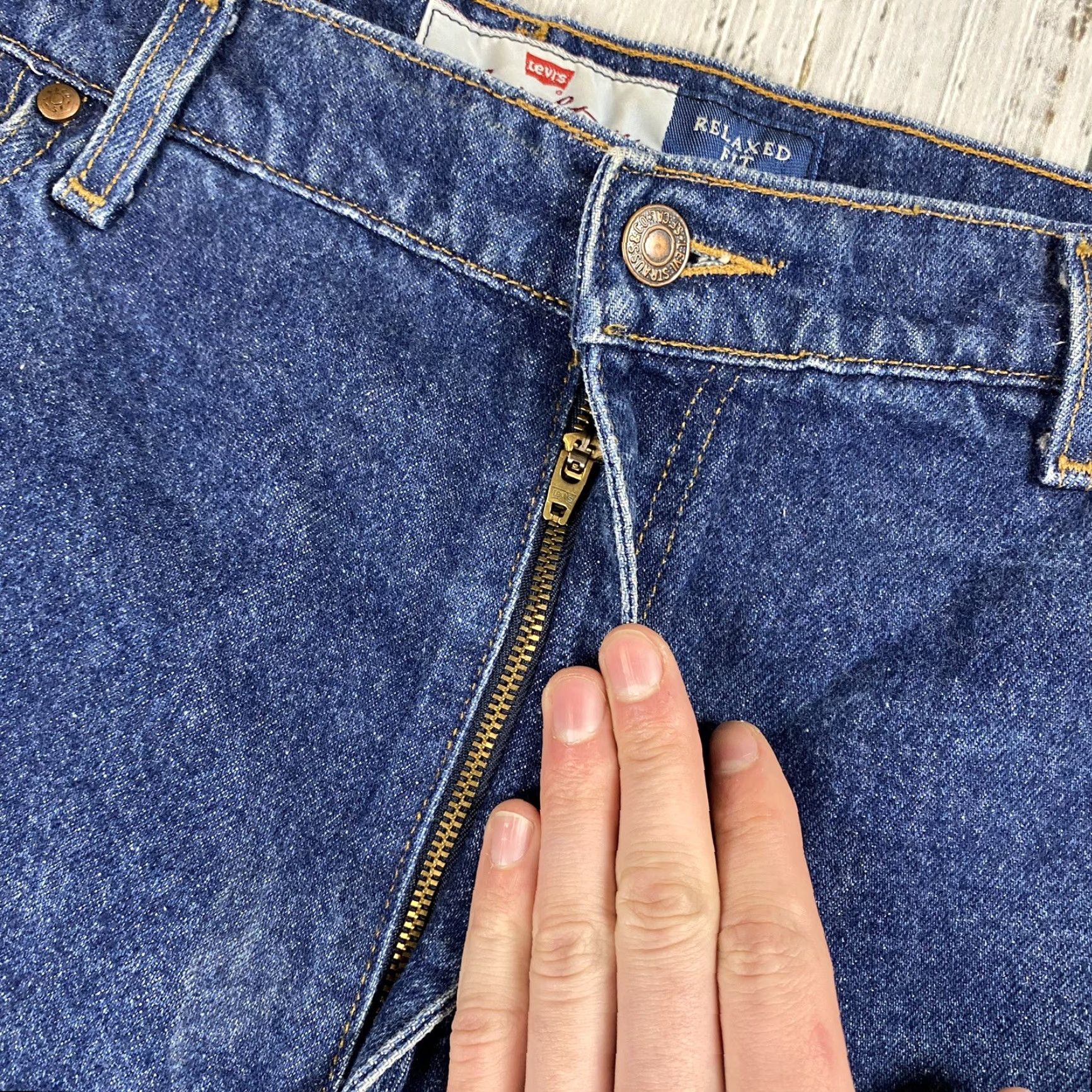 Vintage VINTAGE Levi Signature 545 Jeans Denim Blue Dark Wash 1995 Brown Tab Adult 40x32 Mens Blue jeans 90s Brown Tab Size US 40 / EU 56 - 5 Thumbnail
