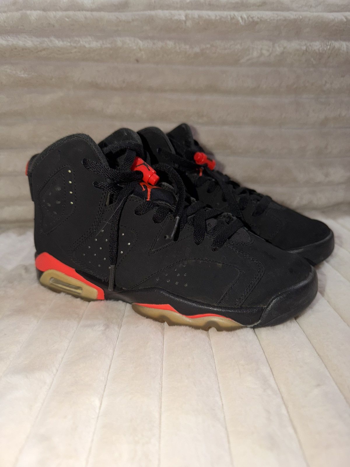 Jordan Brand Air Jordan 6 Retro Black Infrared Size US 6 / IT 36 - 2 Thumbnail