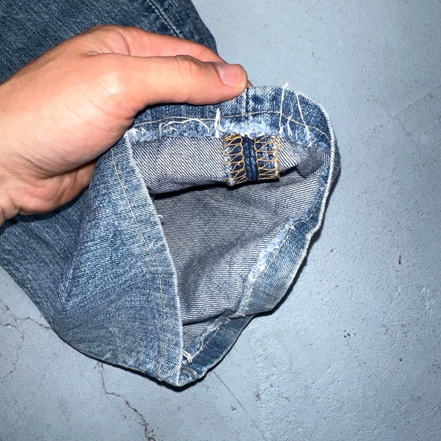 Levi's VINTAGE Levi's 501 Jeans Straight Blue Light Wash 33x34 90s Classic Regular Men Ships? Size US 33 - 4 Thumbnail
