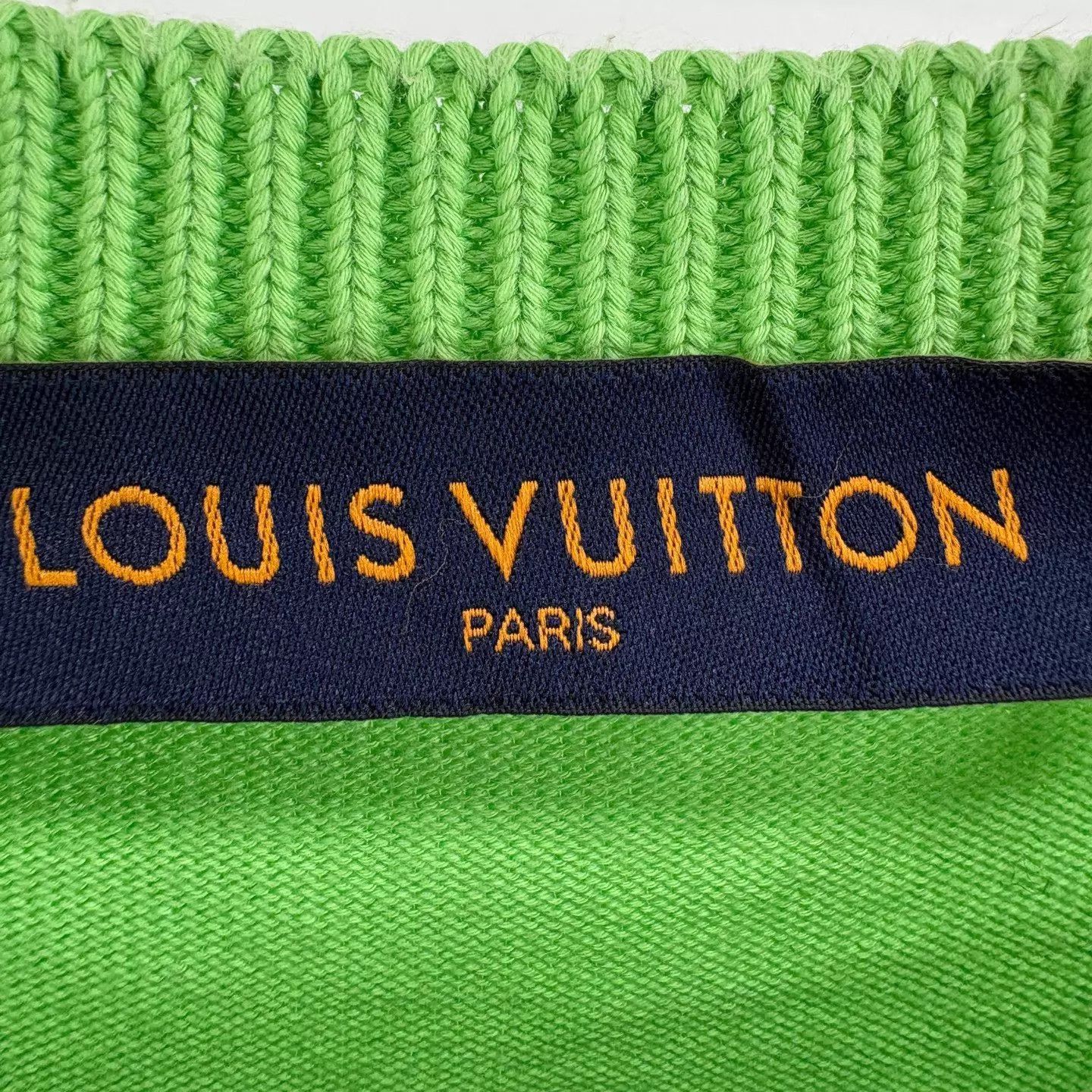Louis Vuitton Louis Vuitton Green Pin NWT O/S Short Sleeve Tee L Size US L / EU 52-54 / 3 - 6 Thumbnail