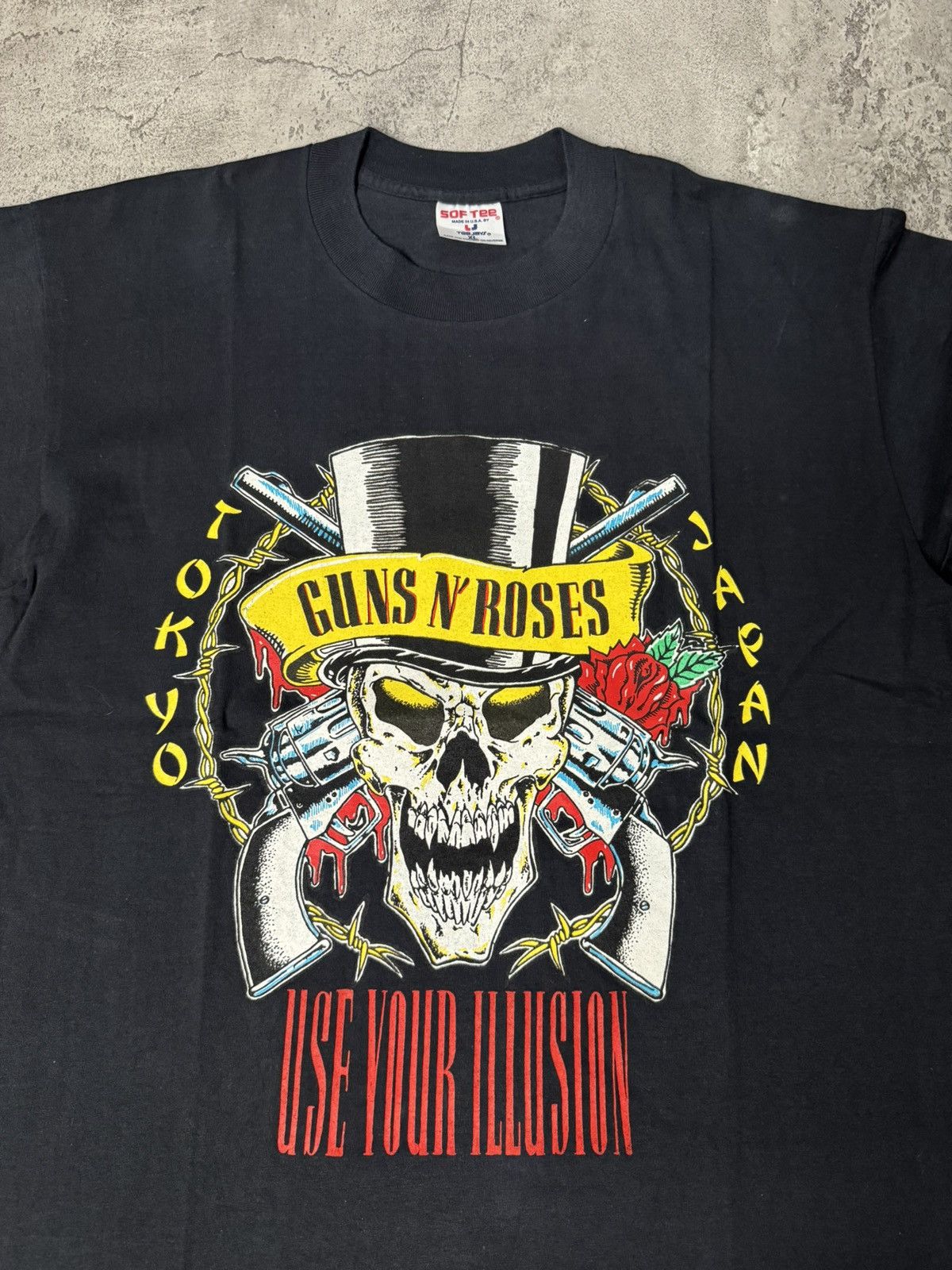 Band Tees VINTAGE GUNS N’ROSES USE YOUR ILLUSION 1992 TEES 🔥RARE ART🔥 Size US XL / EU 56 / 4 - 2 Thumbnail