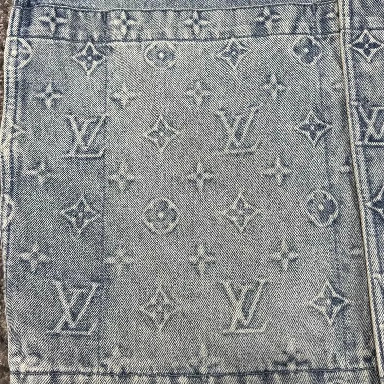 Louis Vuitton LOUIS VUITTON New Short Sleeve Denim Shirt with Felling Woo Size US M / EU 48-50 / 2 - 3 Thumbnail