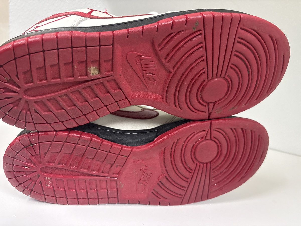 Nike WORLD AIDS DAY DUNKS Size US 11 / EU 44 - 10 Thumbnail
