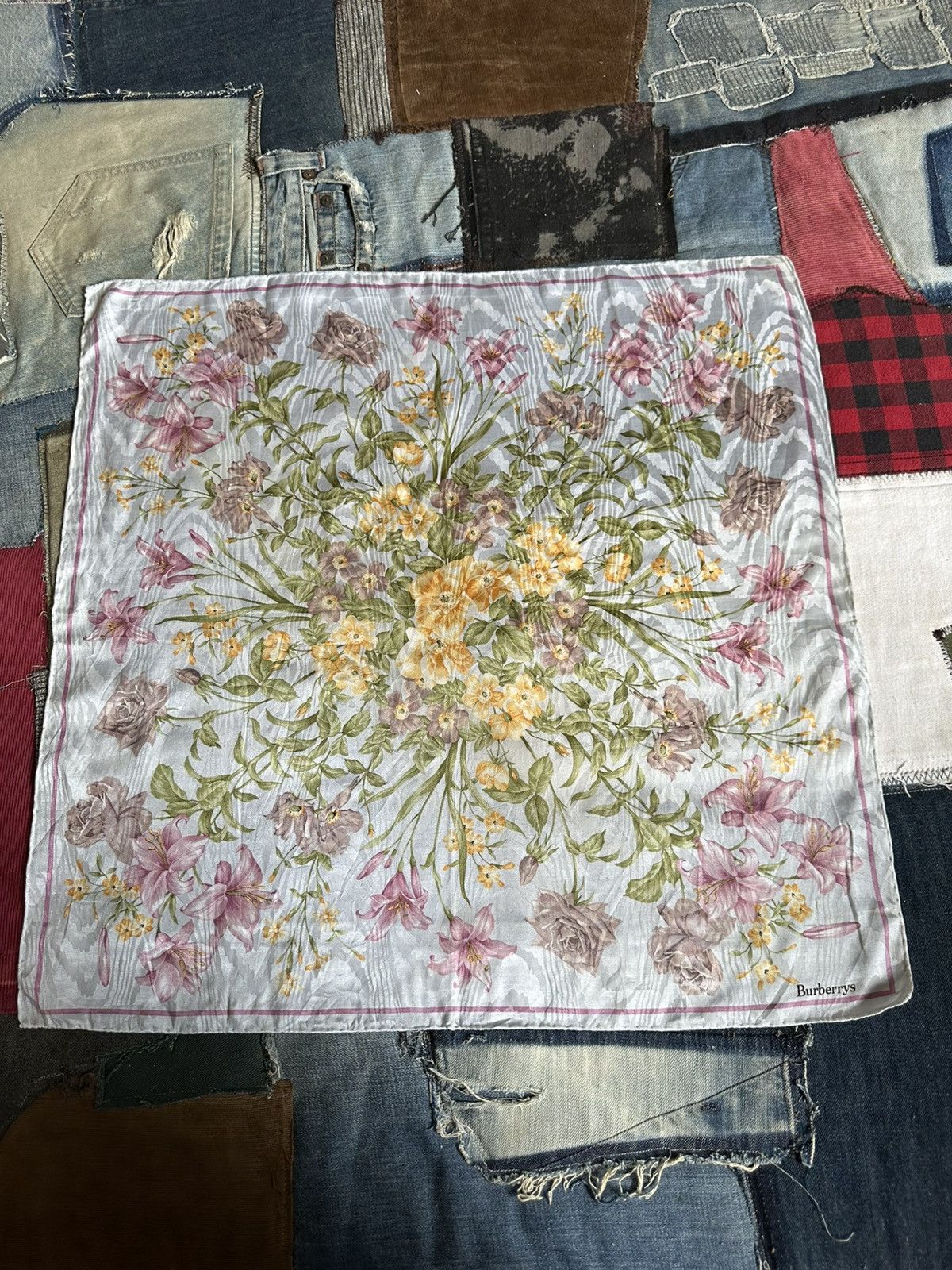 Vintage Vintage Burberry Handkerchief/ Neckerchief/ Bandana Size ONE SIZE - 13 Thumbnail